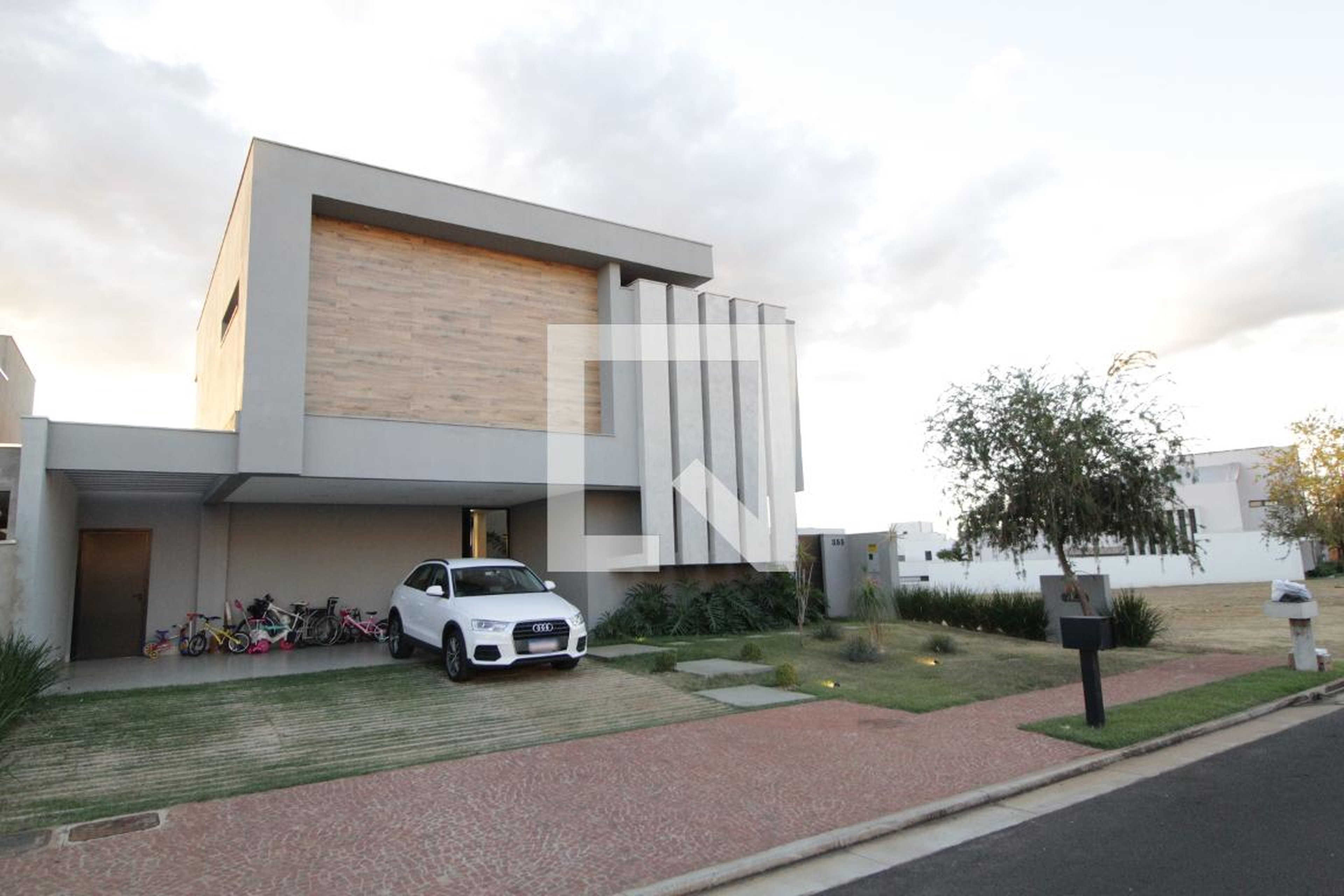 Fachada Condomínio em Avenida Lapa do Lobo, 355