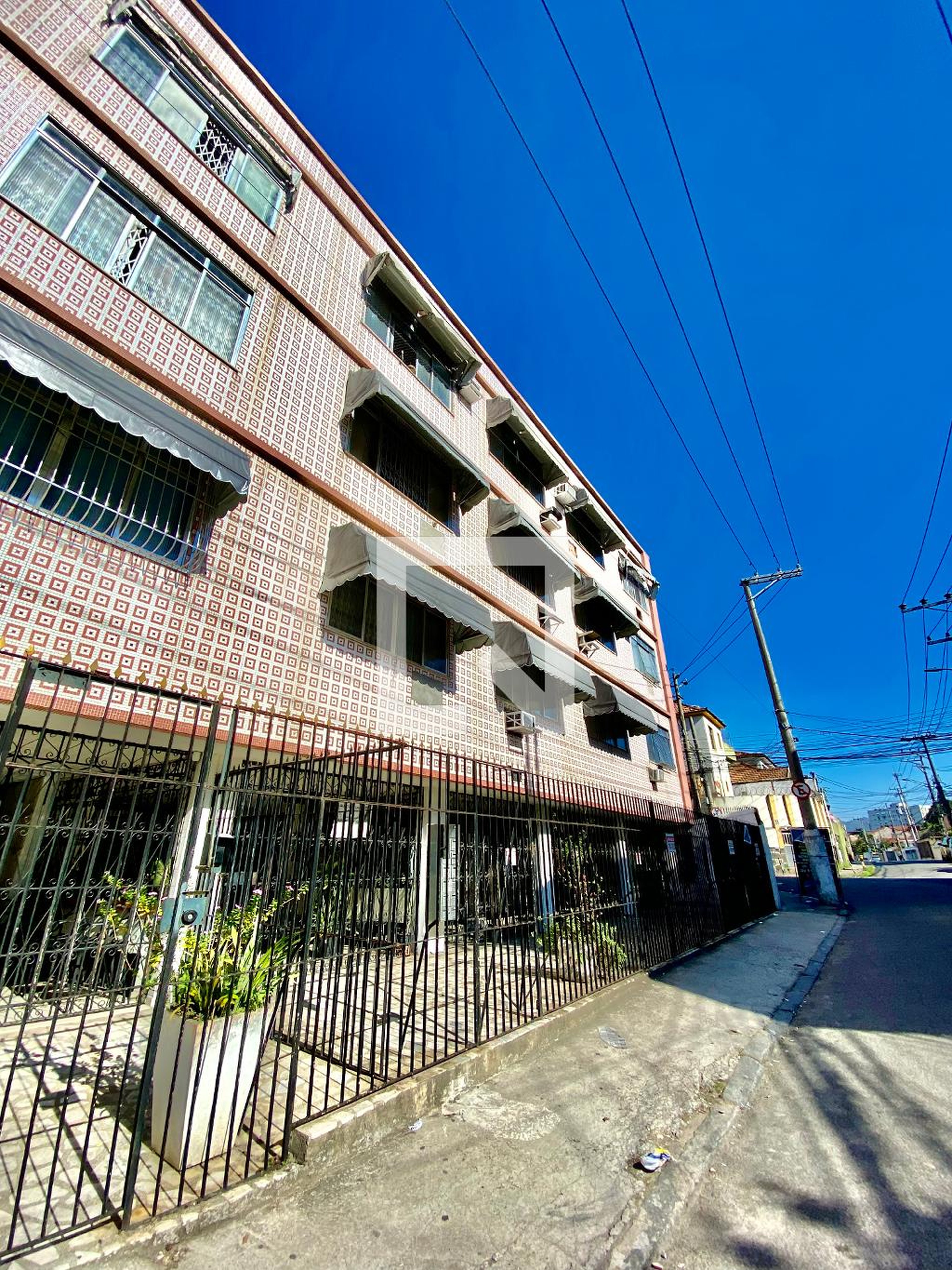 Fachada Condomínio em Rua Tenente Abel Cunha, 33