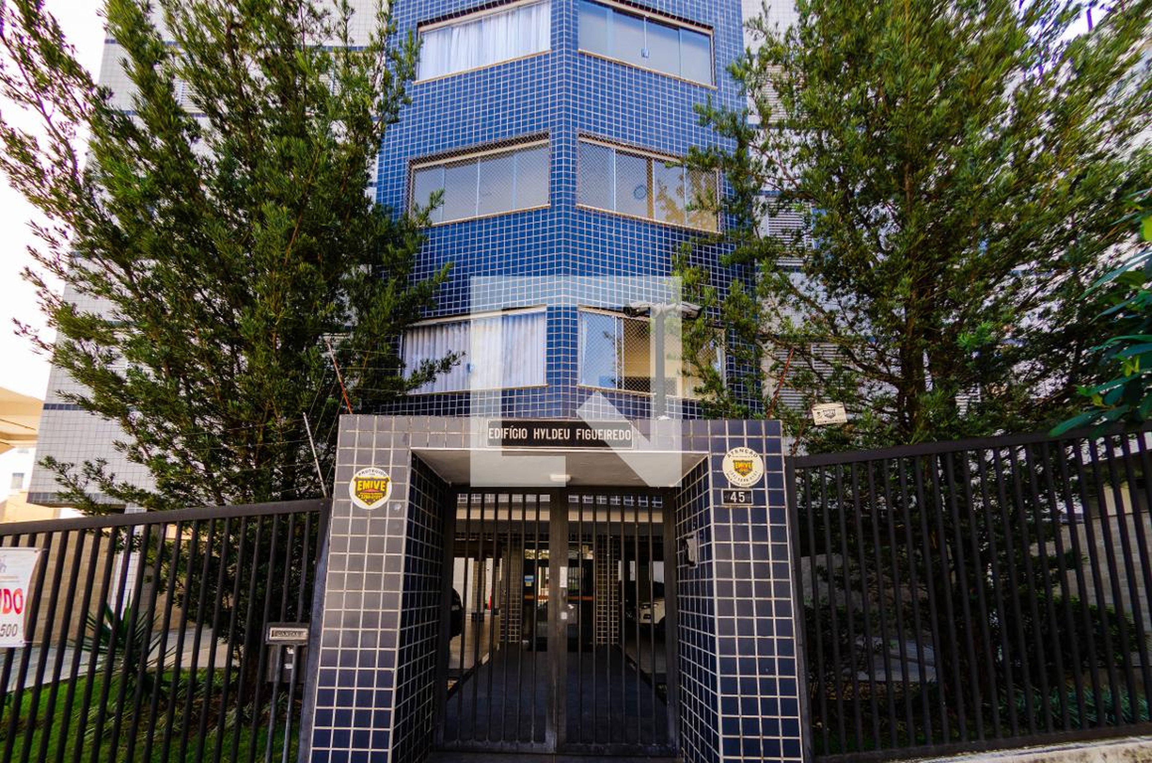 Fachada Condomínio em Rua Stella Hanriot, 45