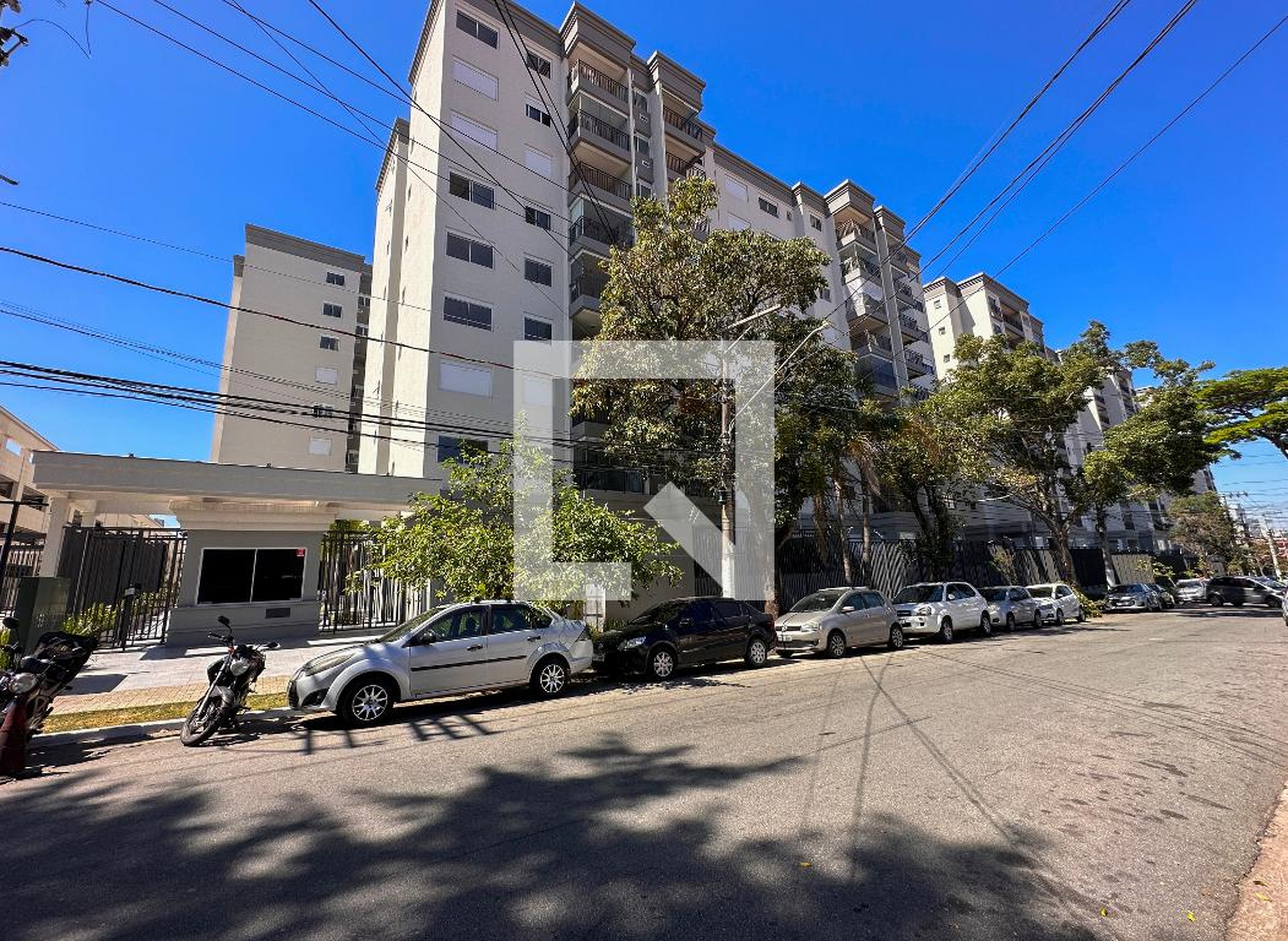 Fachada Condomínio em Rua Pereira Barreto, 174