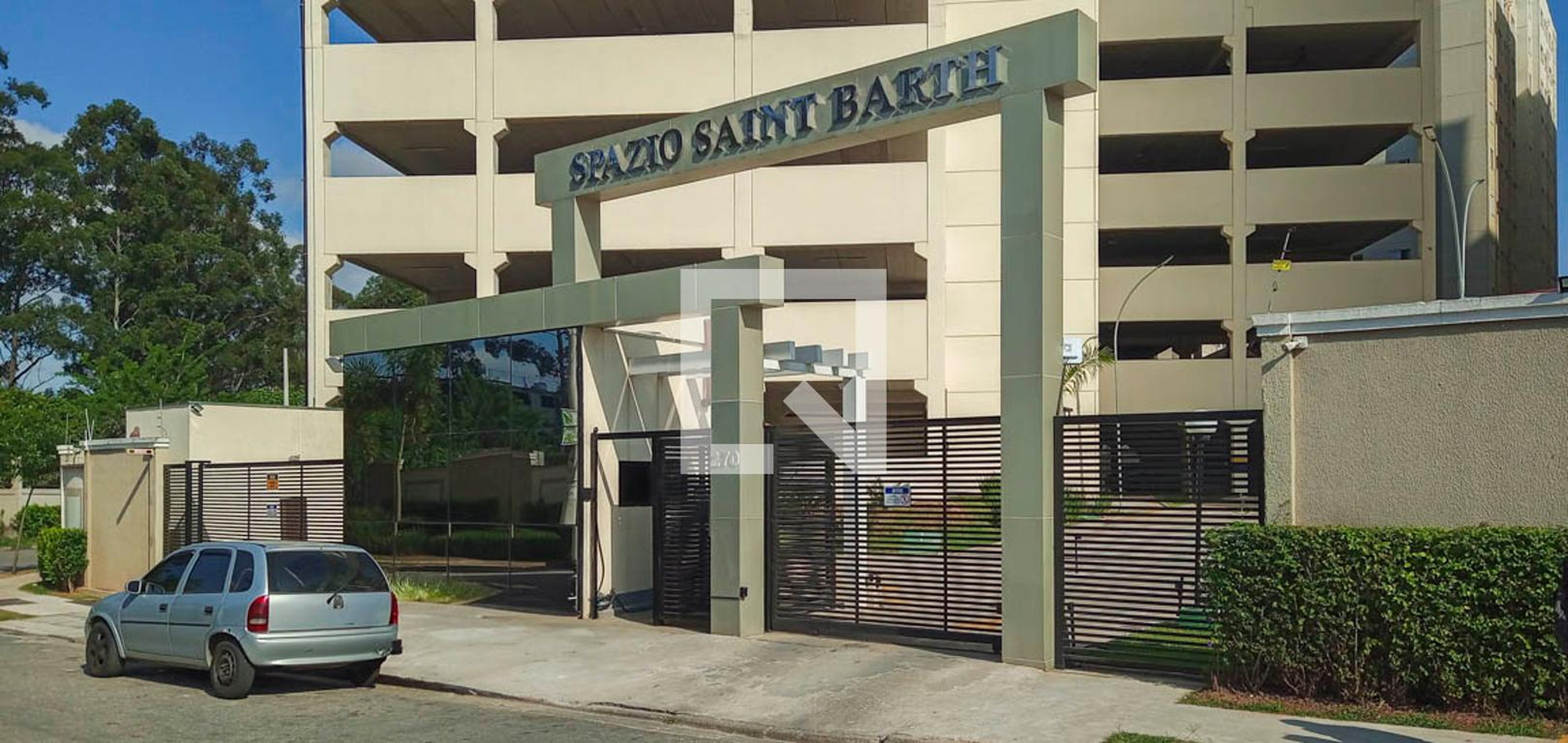 Fachada Condomínio em Rua André de Almeida, 254