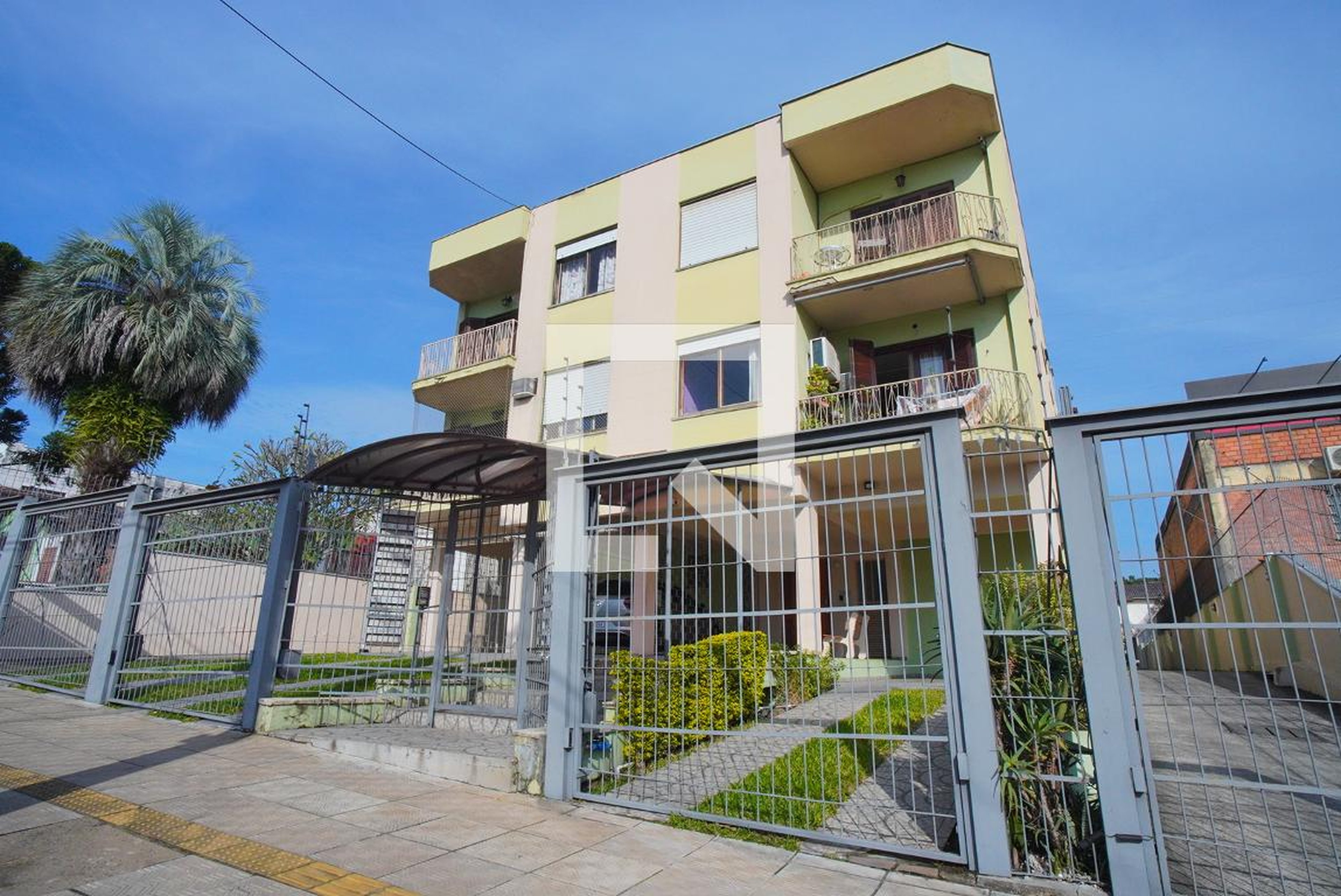 Fachada do Prédio Condomínio em Rua Pedro Lessa, 70