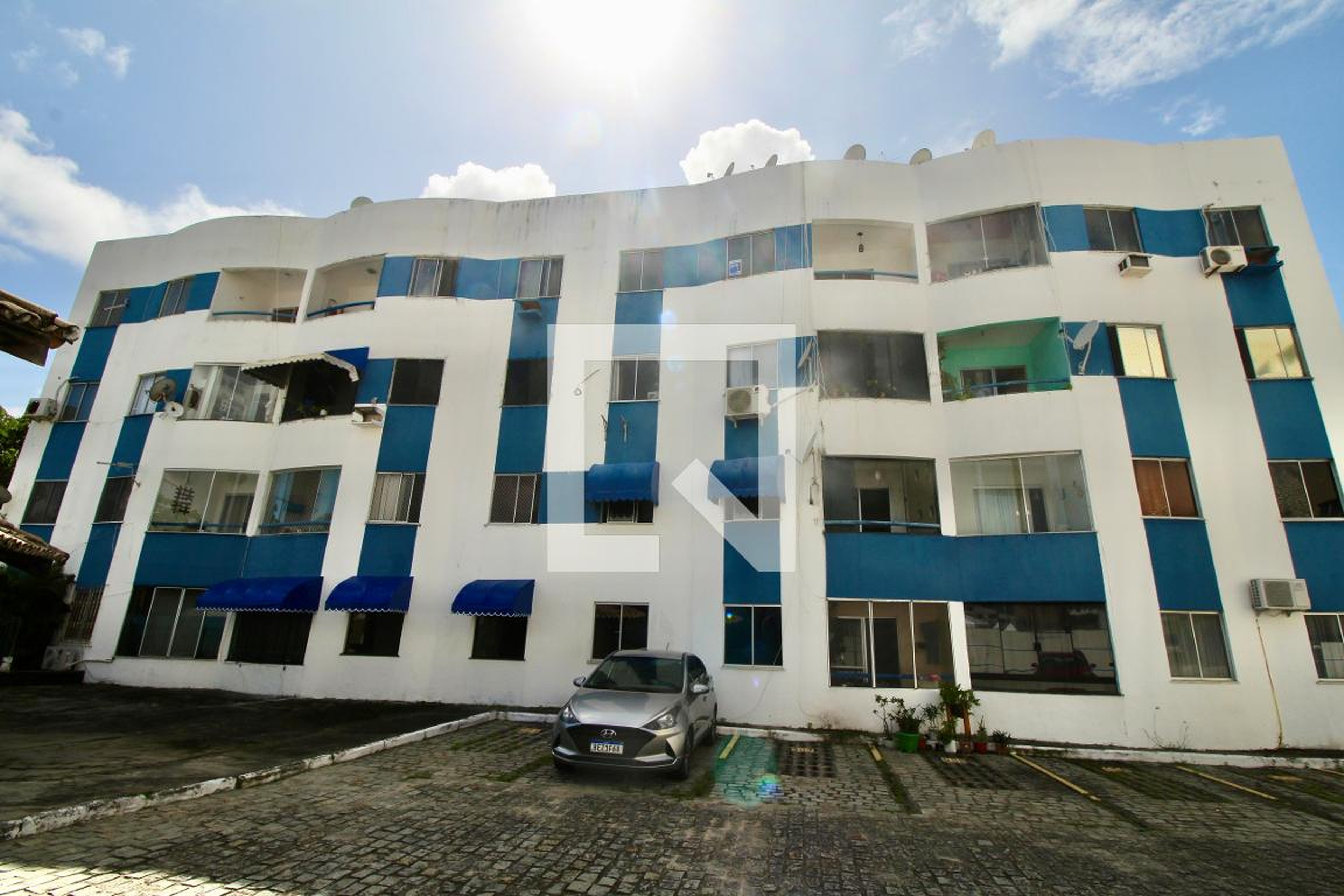 Fachada Condomínio em Avenida Dorival Caymmi, 100