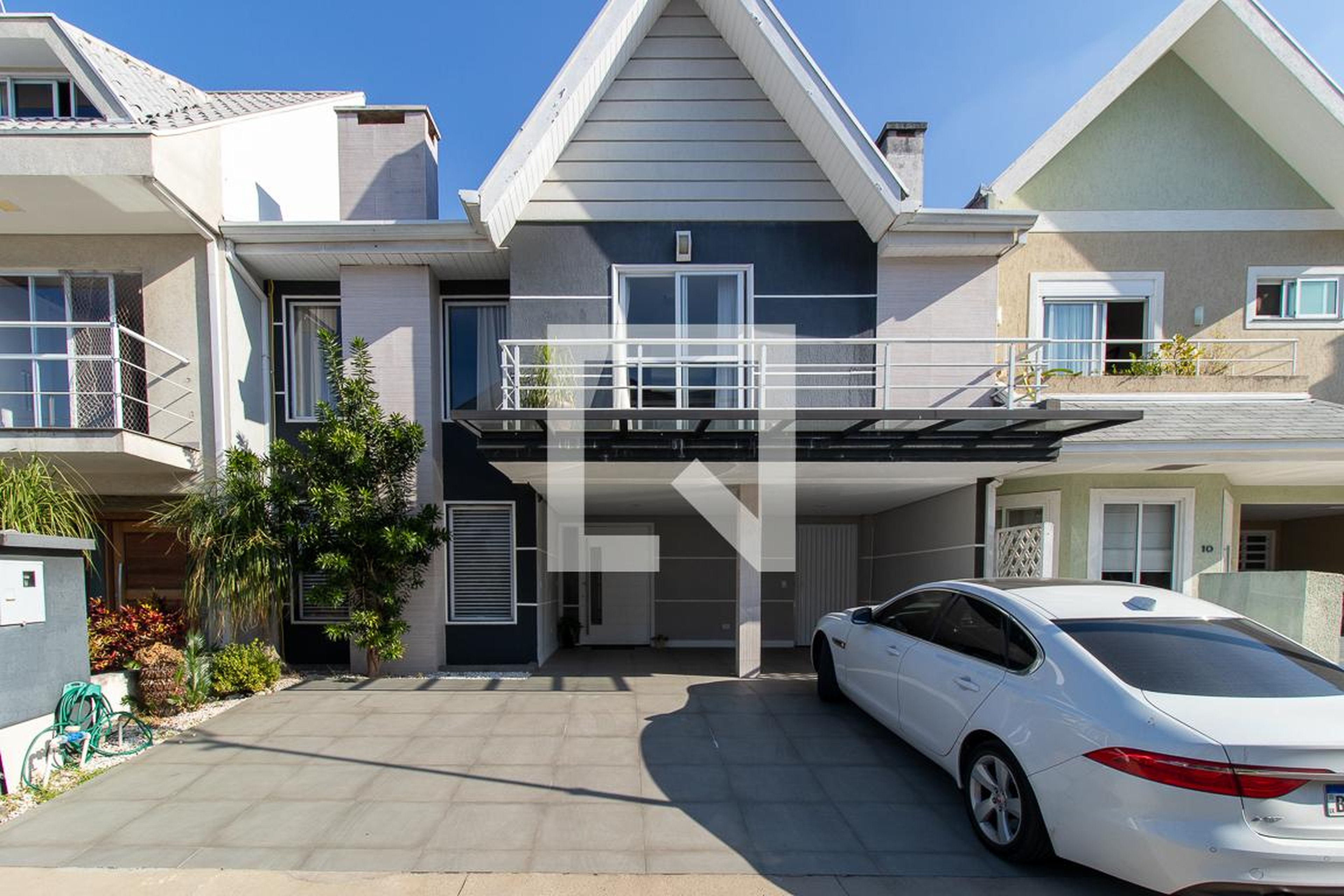 Fachada Condomínio em Rua Capitão Leônidas Marques, 1083