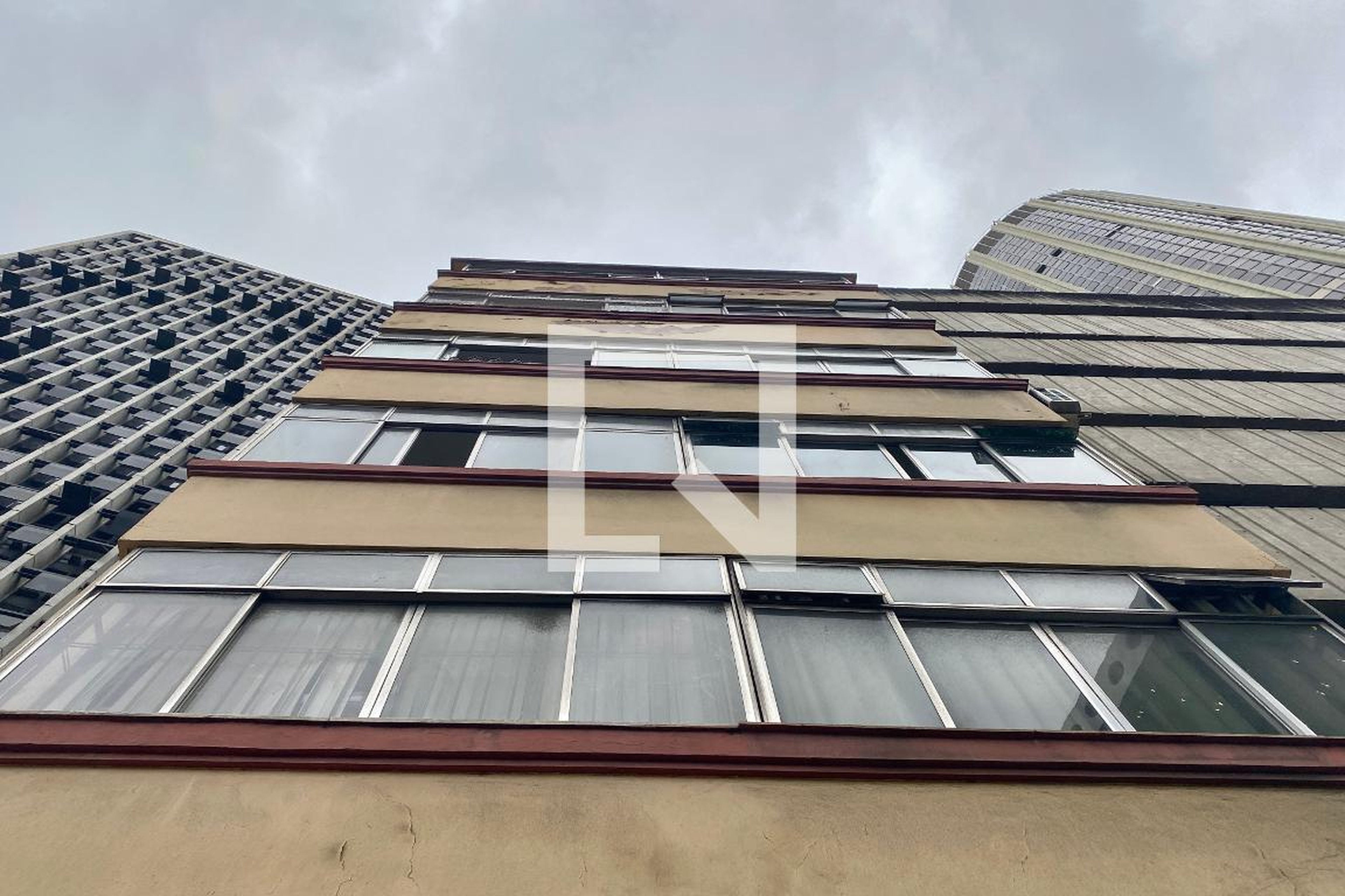 Fachada Condomínio em Rua Santa Luzia, 583