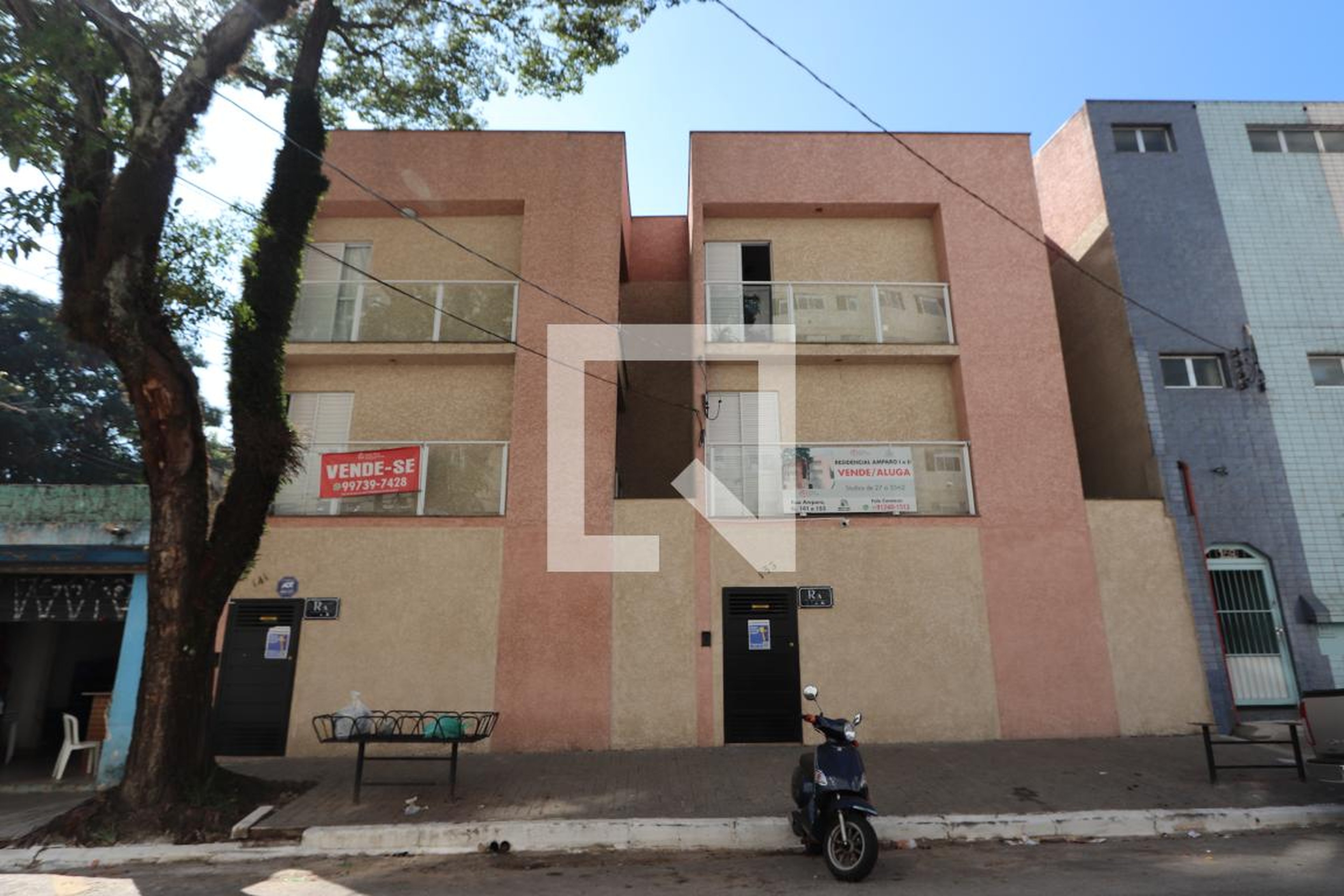 Fachada do Prédio Condomínio em Rua Amparo, 141