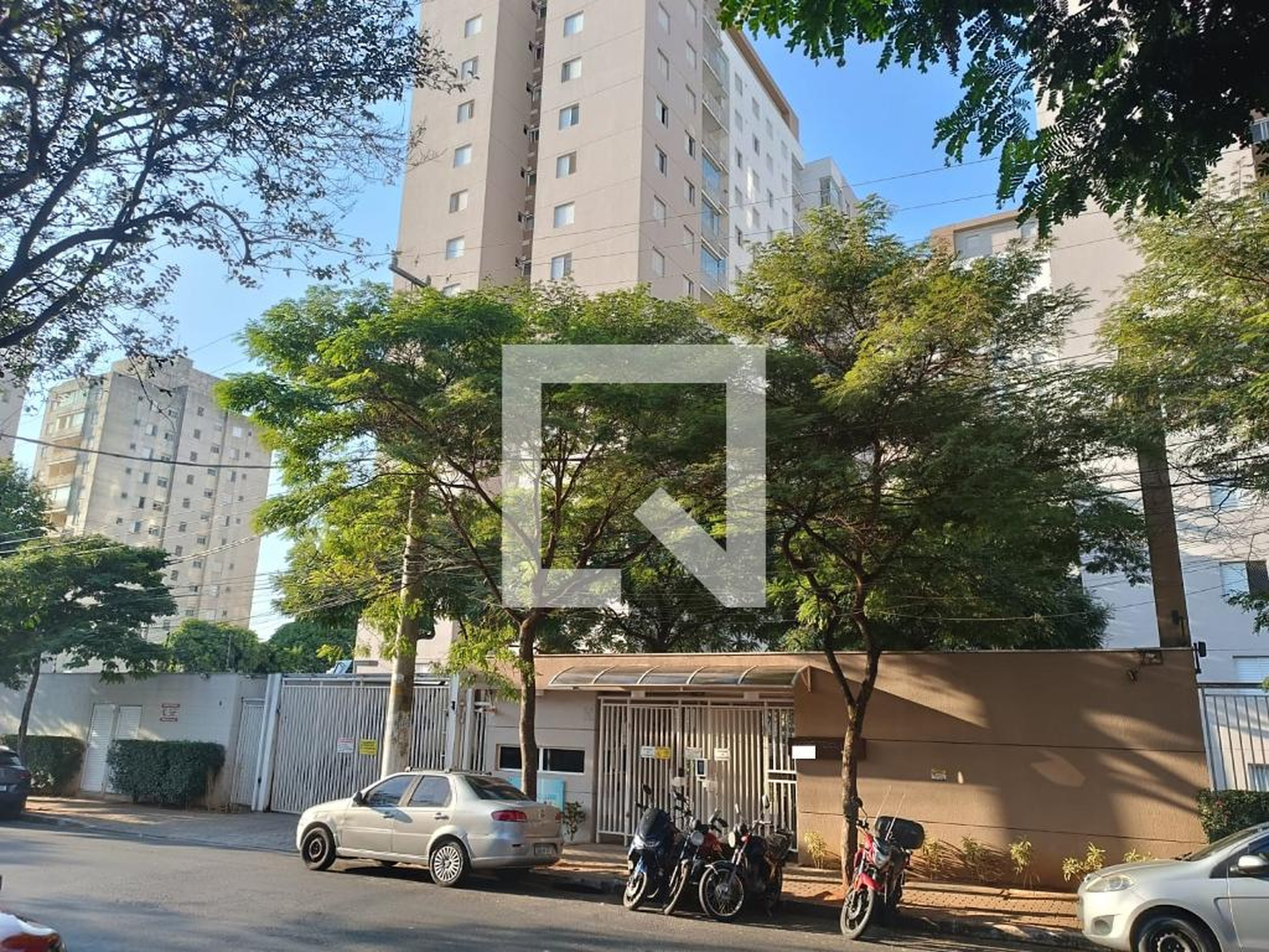 Fachada Condomínio em Rua Rego Barros, 155