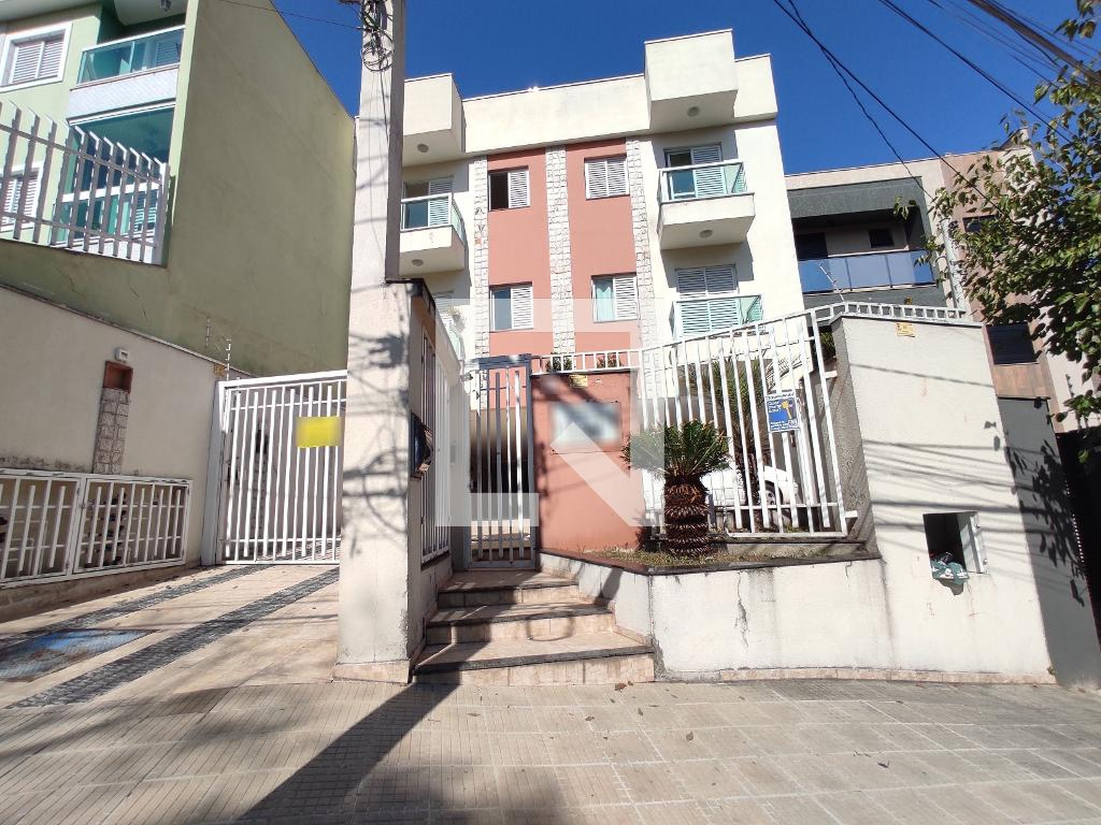 Fachada Condomínio em Rua Bélgica, 100