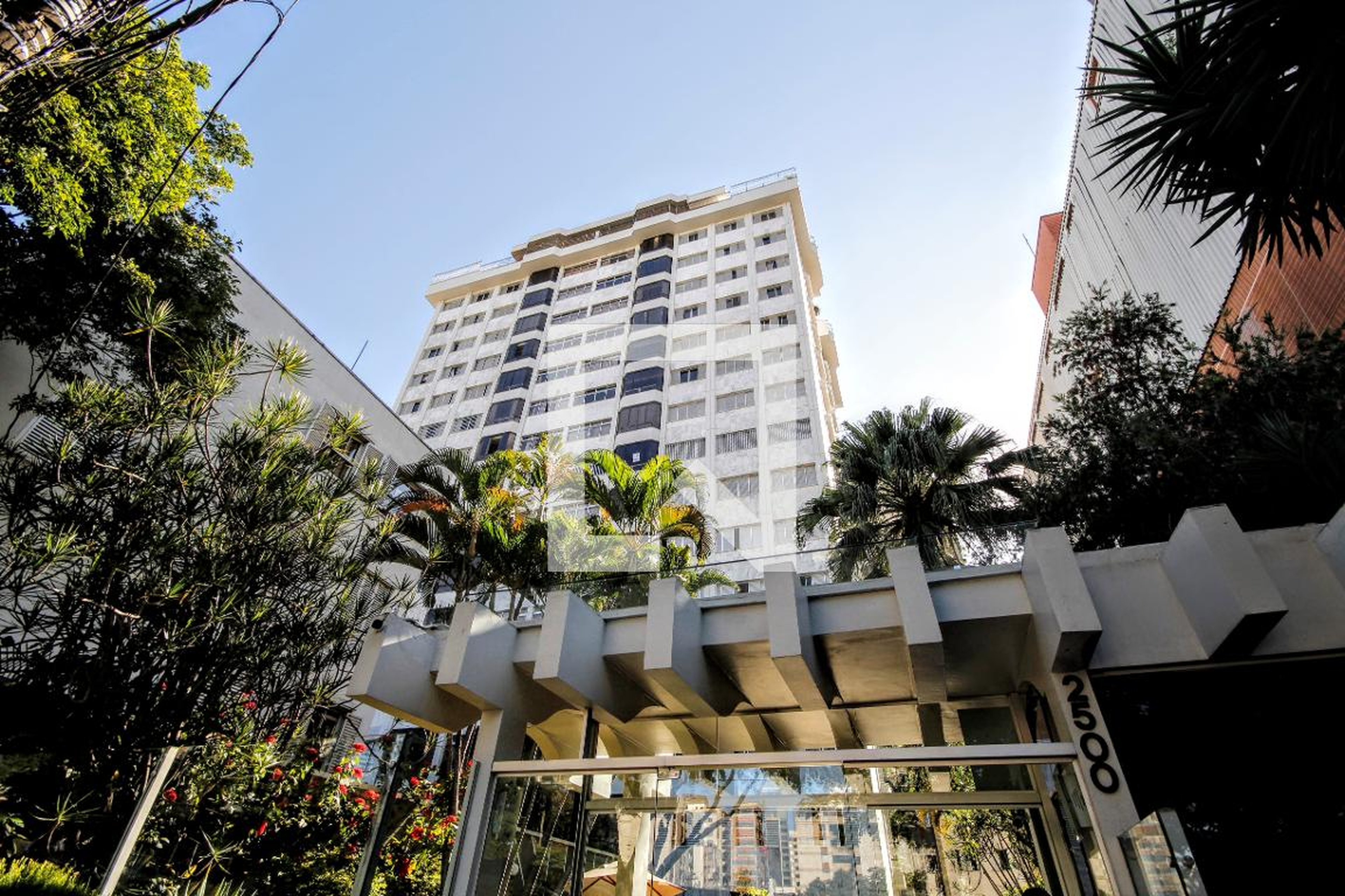 Fachada Condomínio em Rua São Paulo, 2500