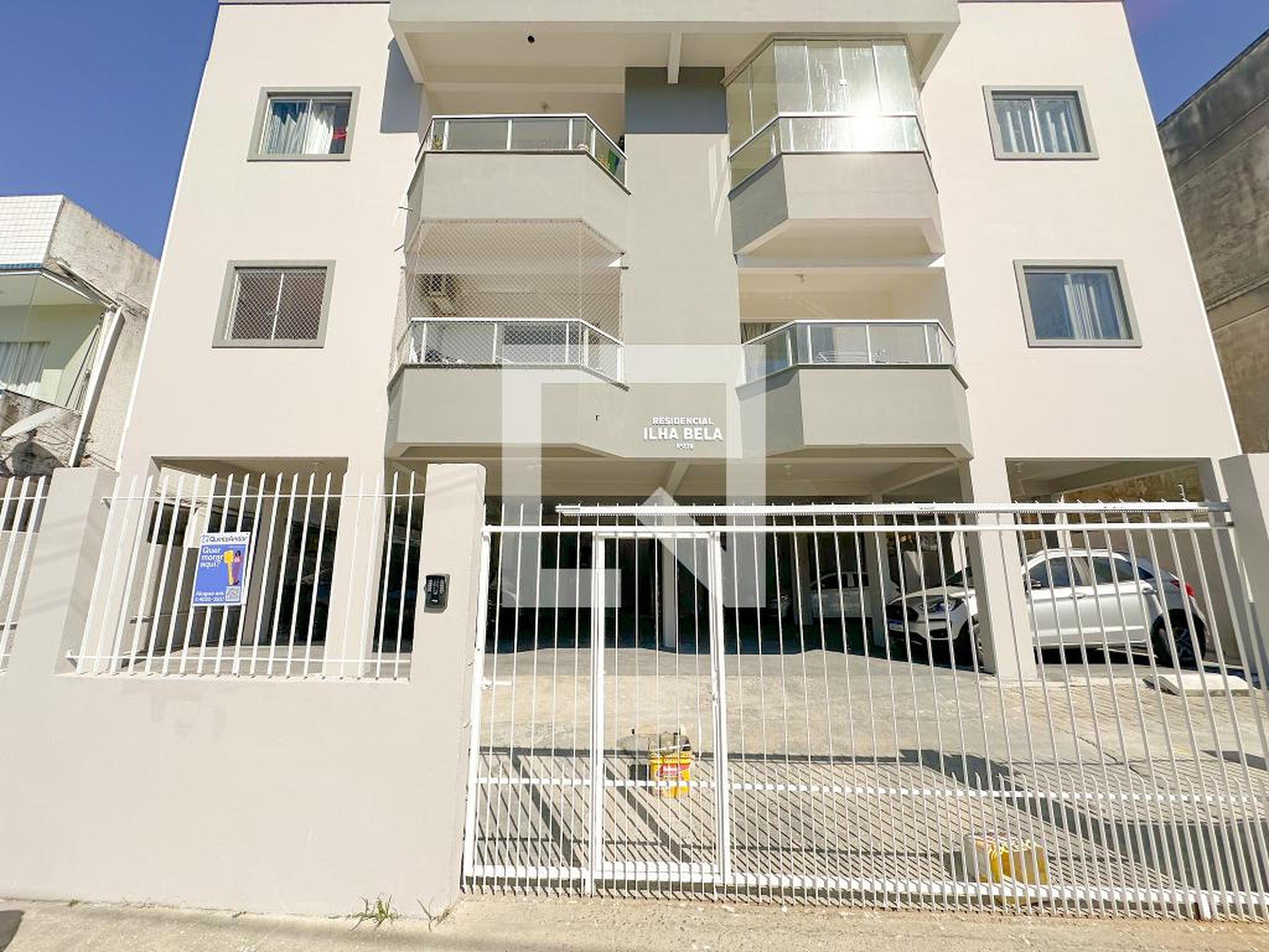 Fachada Condomínio em Rua Laurindo Elias de Oliveira, 278