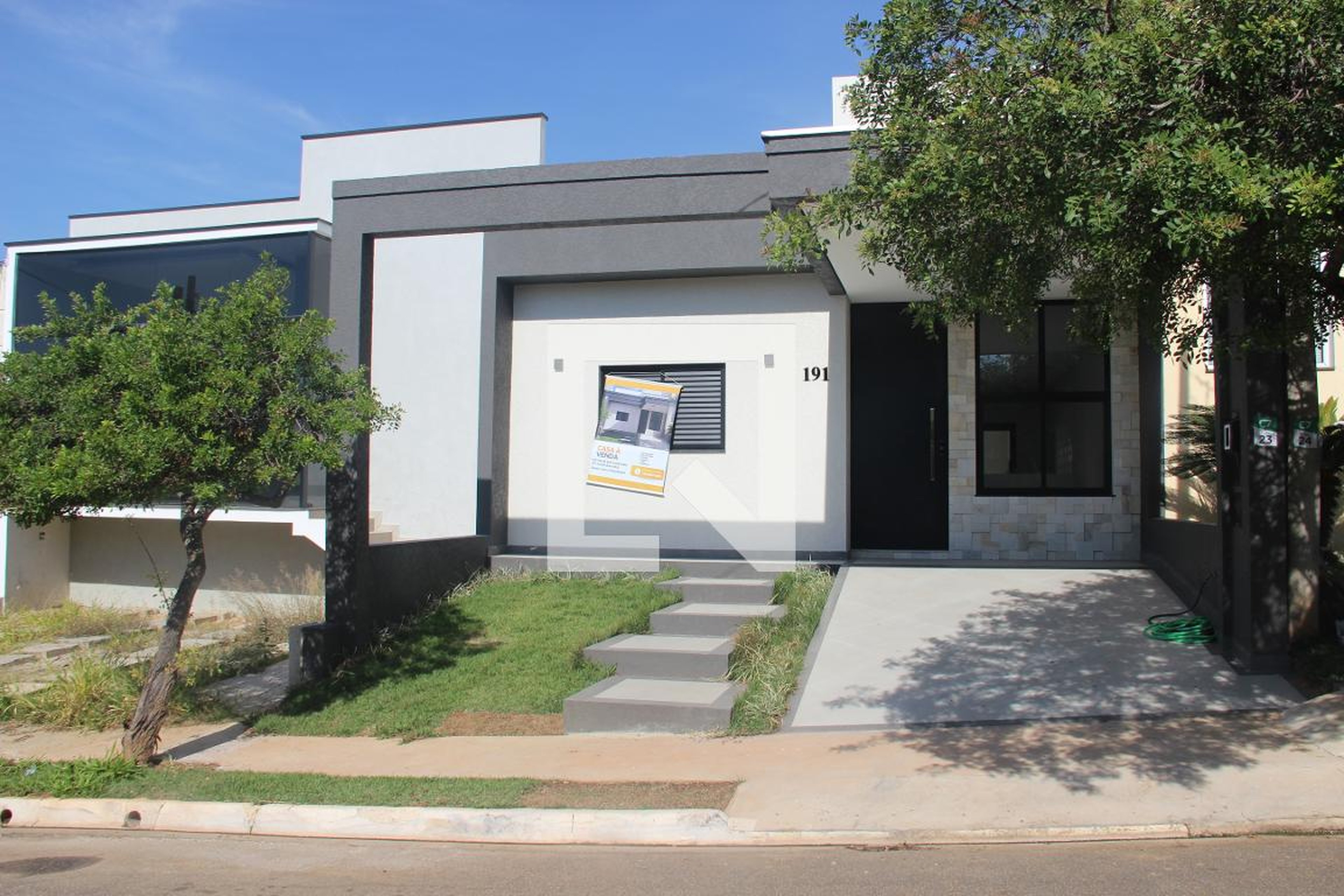 Fachada Condomínio em Rua Maria do Carmo Ribeiro Puglia, 191