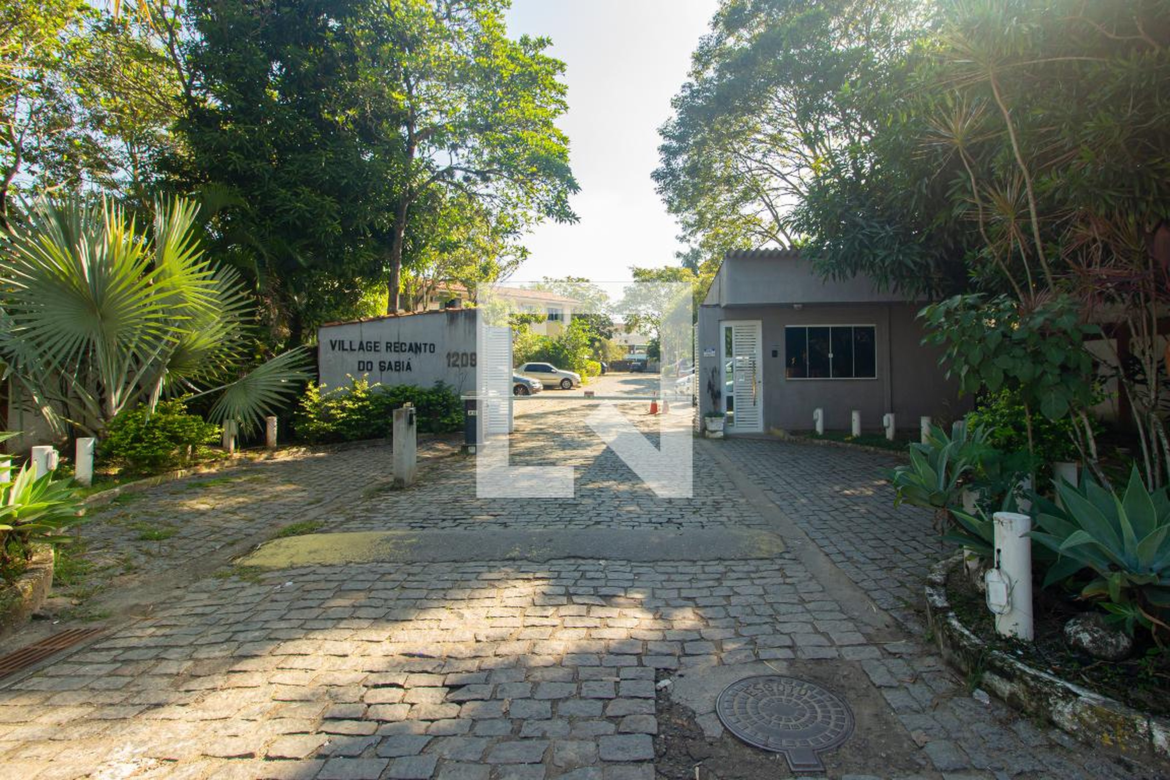 Fachada do condomínio Condomínio Recanto do Sabia