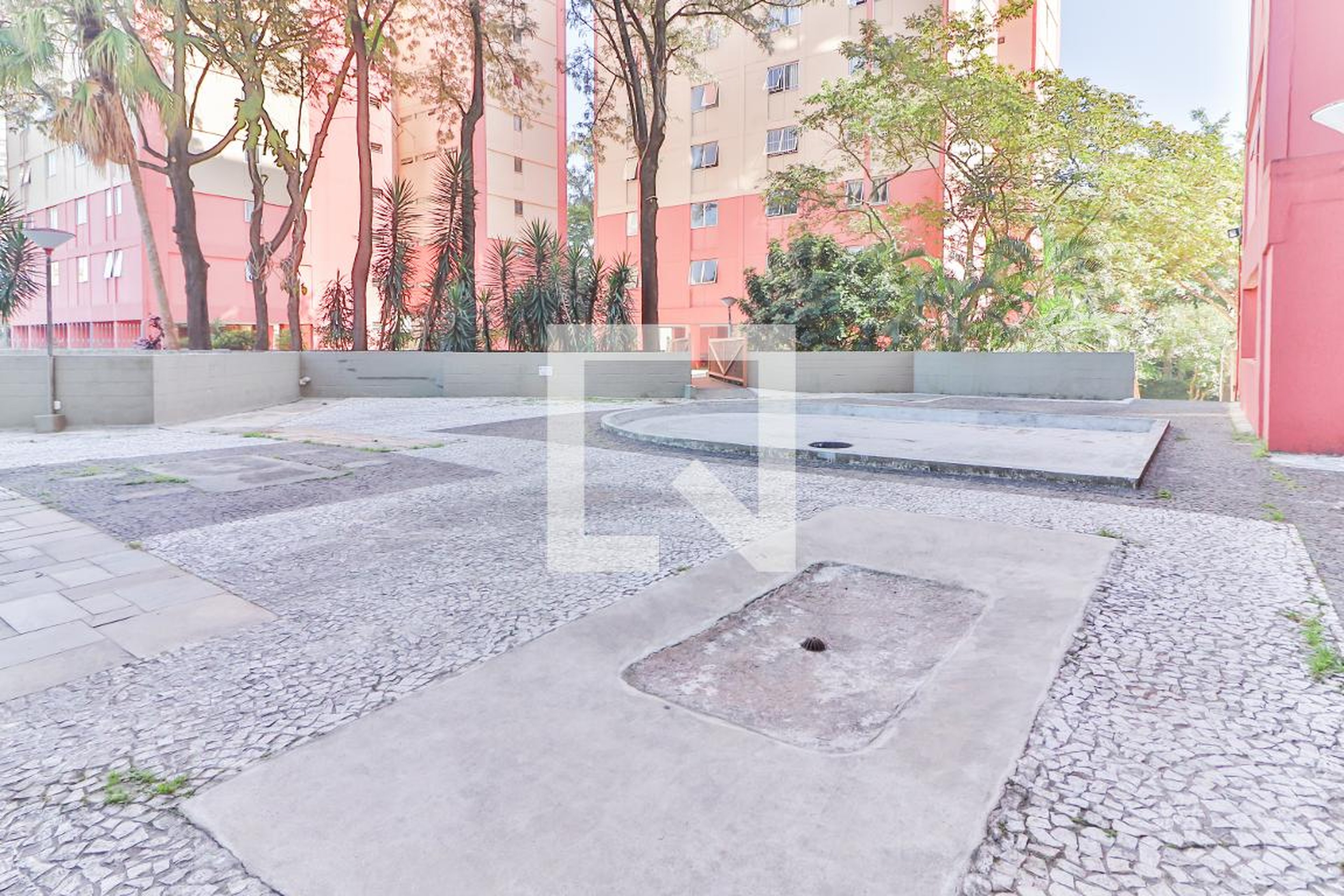 Condomínio - Conjunto Residencial Novo Mundo