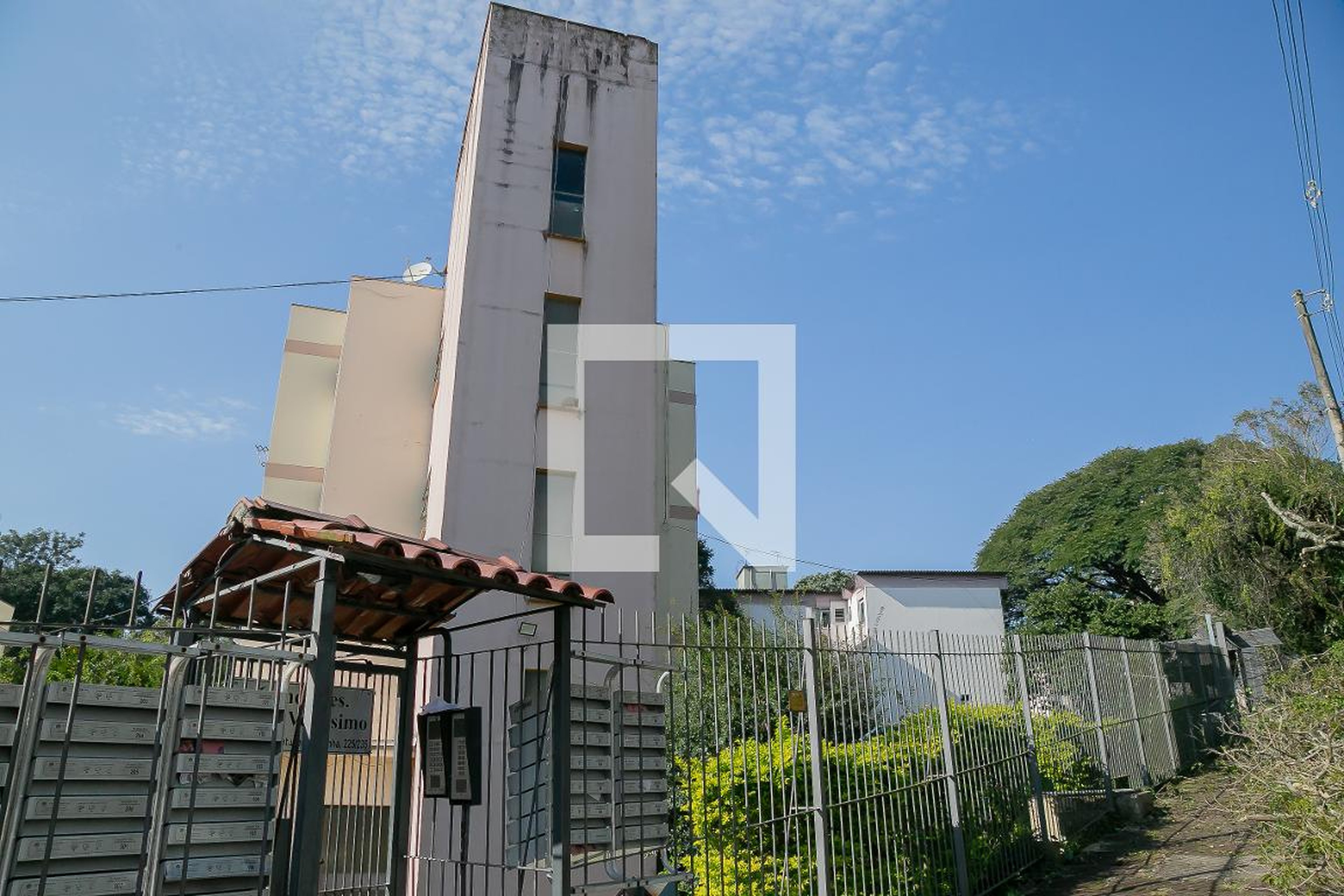 Fachada Condomínio em Rua Moyses Antunes da Cunha, 335