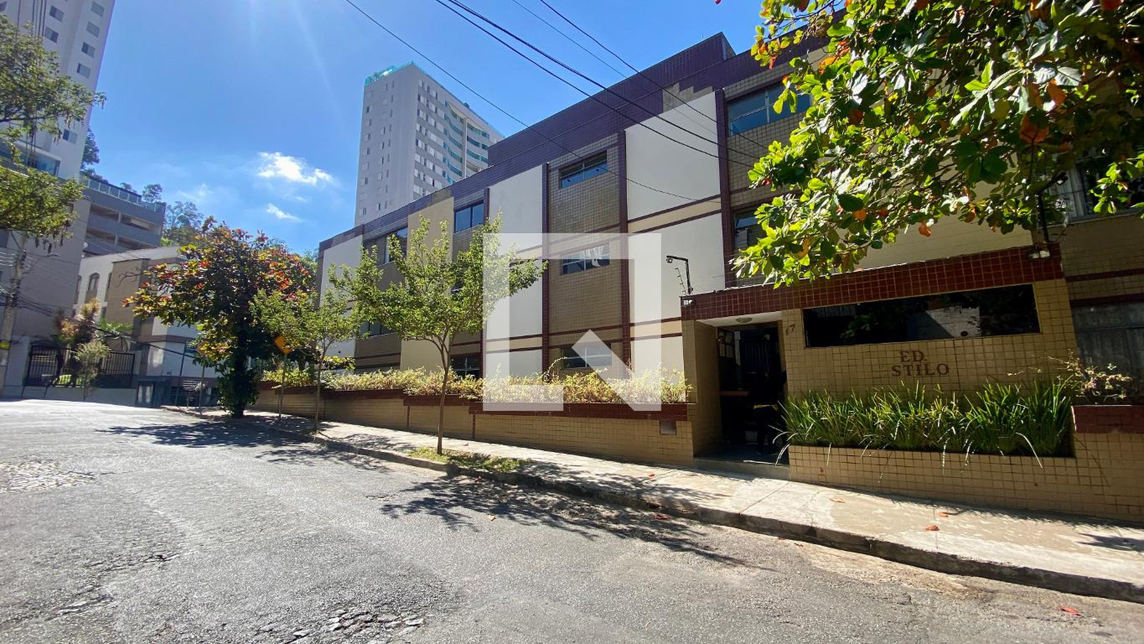 Fachada do Prédio Condomínio em Rua Professor Júlio Mourão, 17