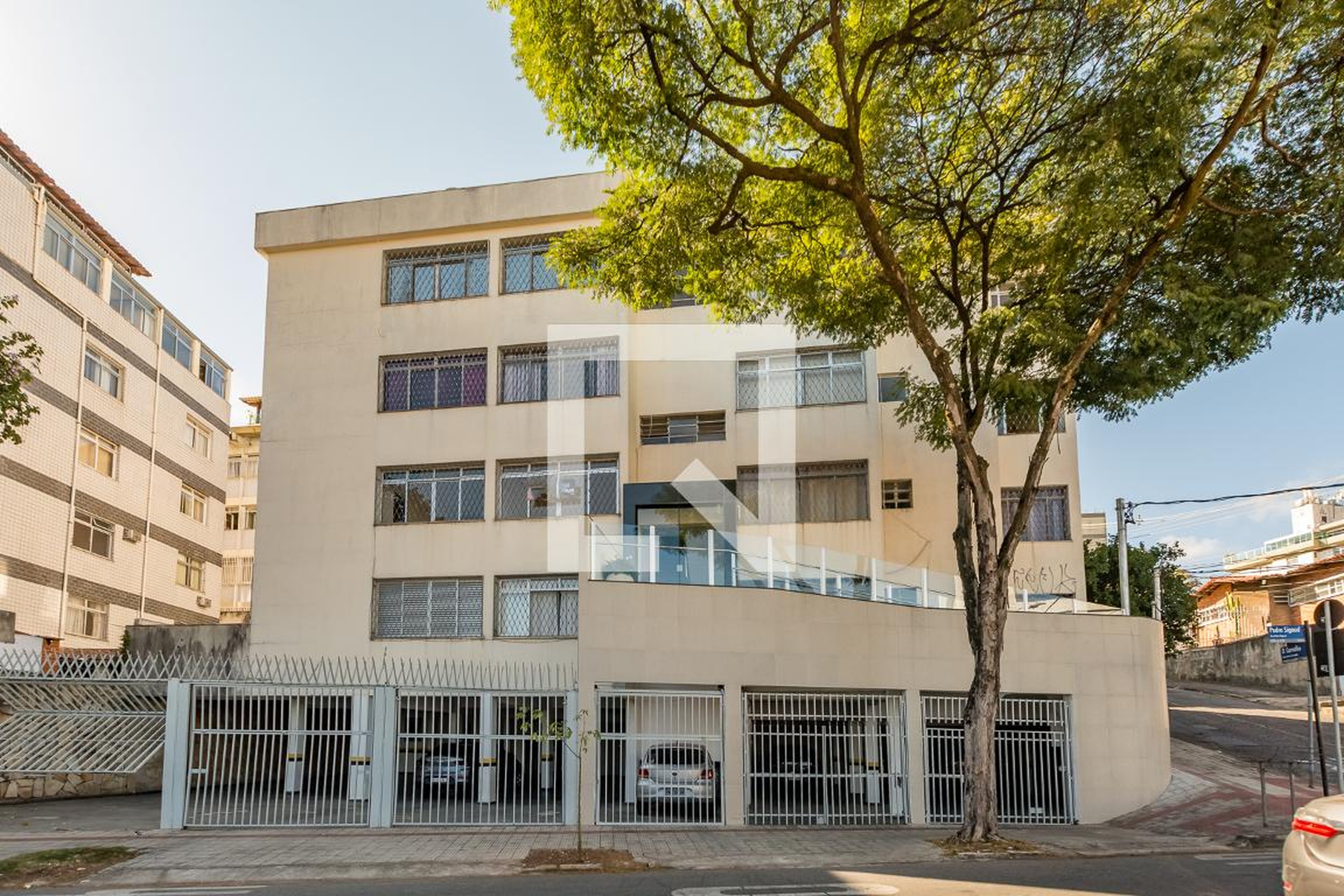 Fachada Condomínio em Rua Daniel de Carvalho, 1029