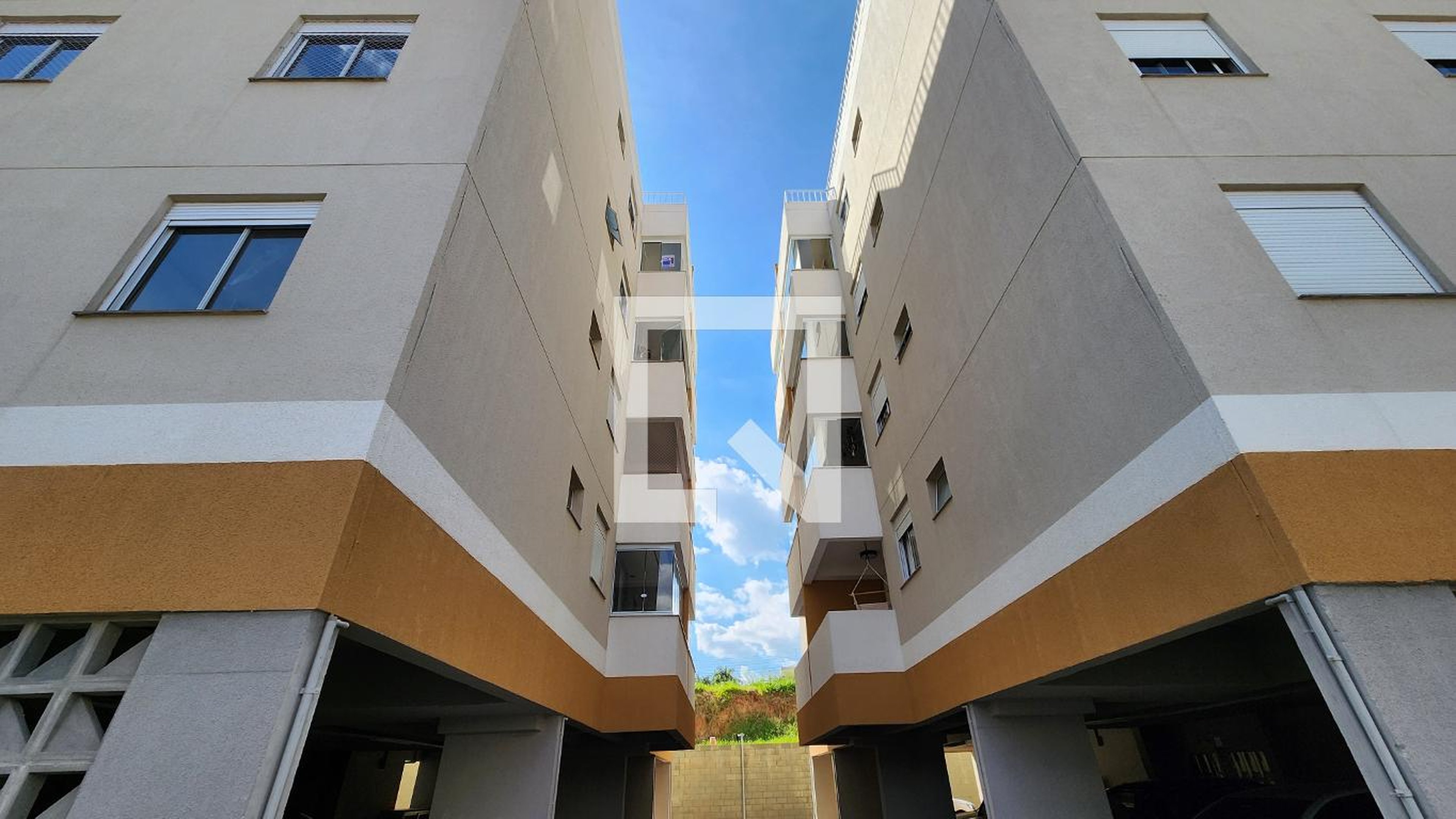 Fachada Condomínio em Rua Américo Piola, 379