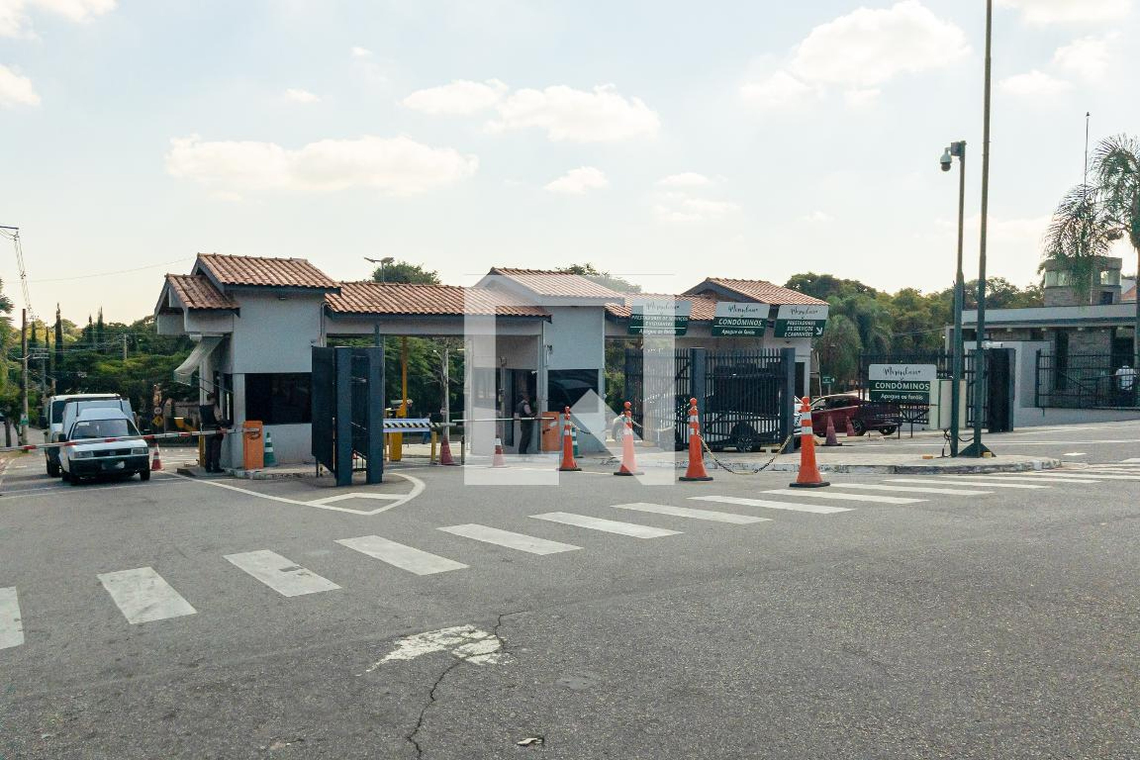 Fachada do Condomínio Condomínio em Rua Pompéia, 603