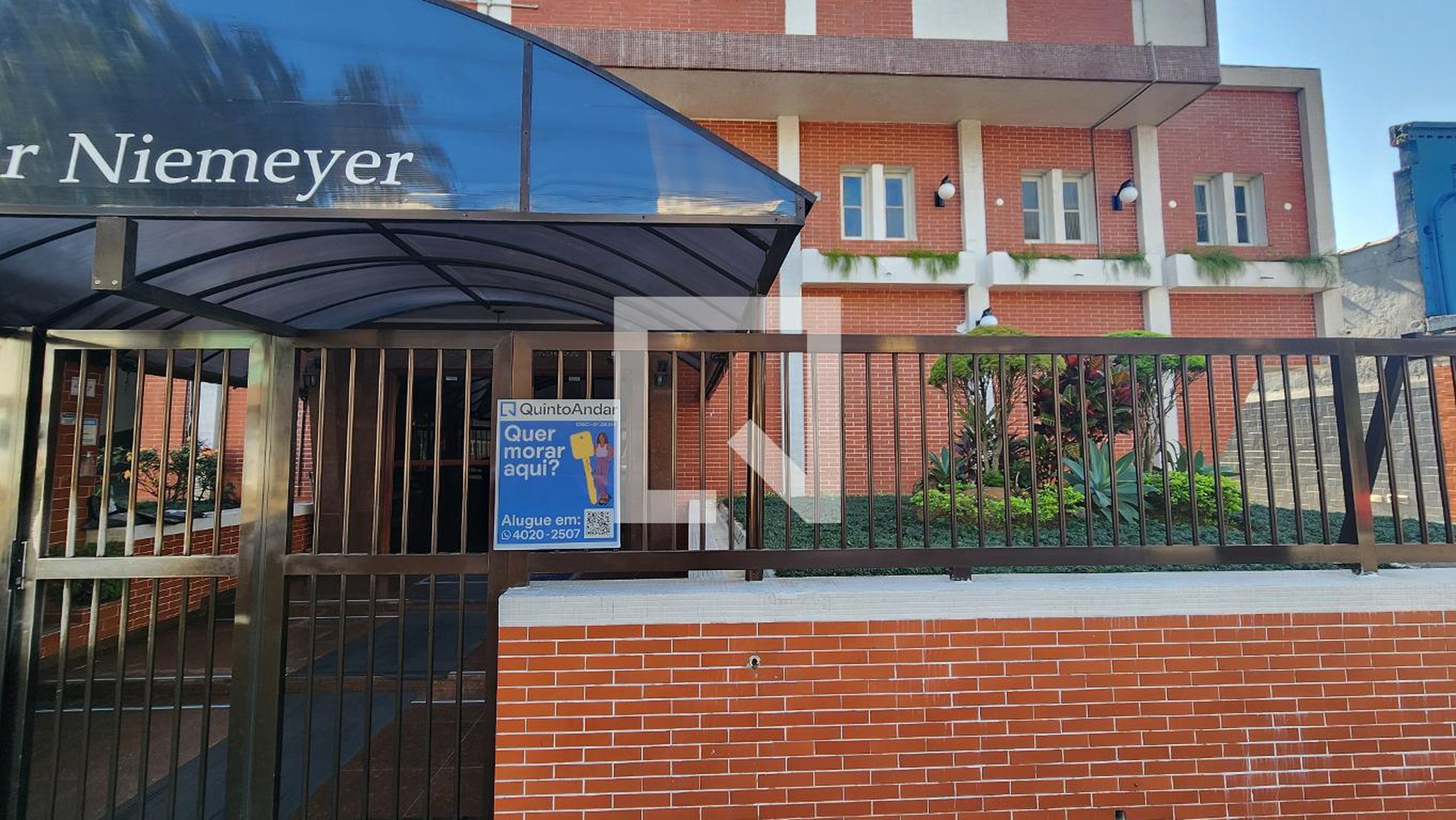 Fachada do Prédio Condomínio em Rua Pedro Américo, 254