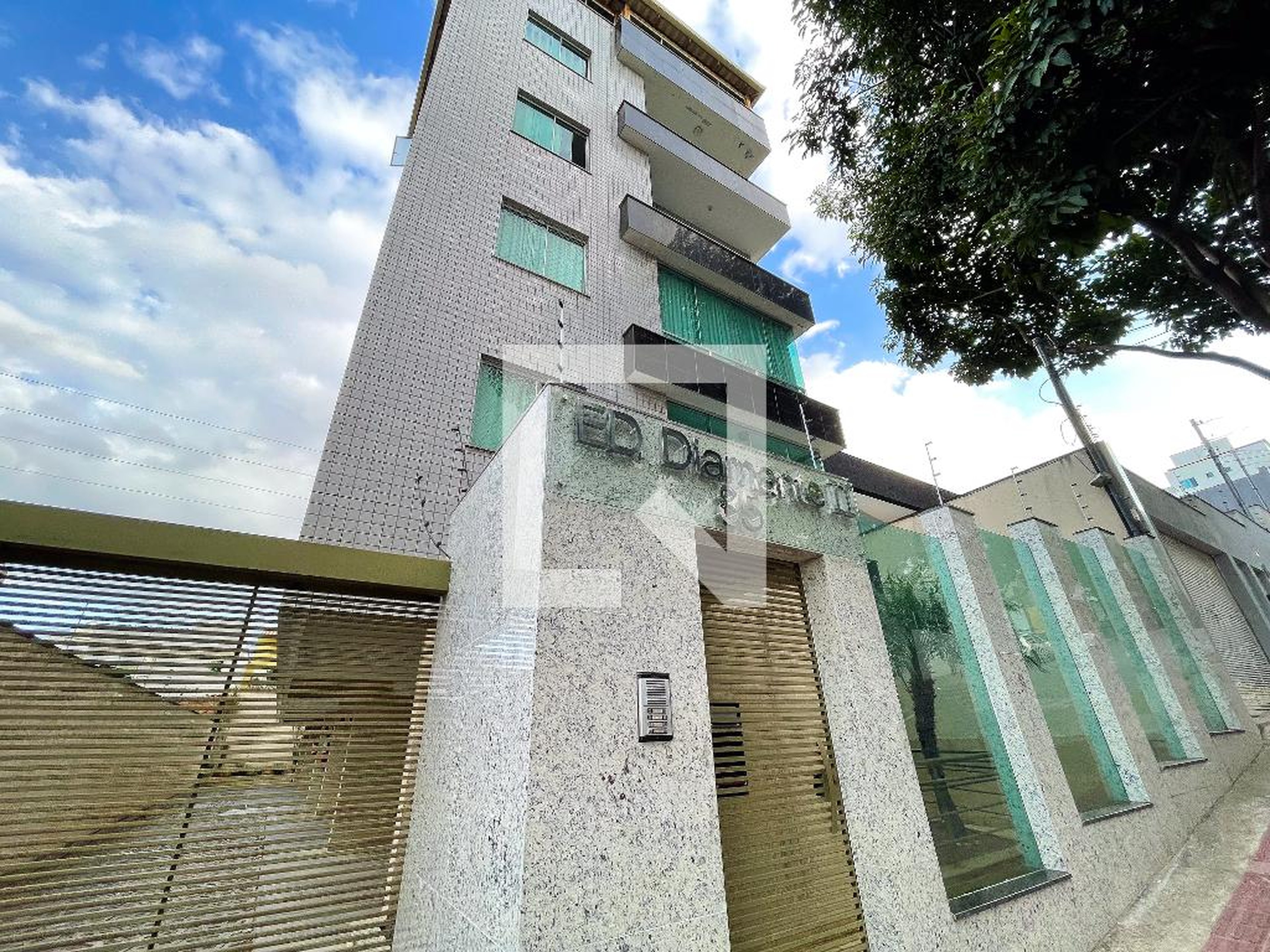 Fachada do Prédio Condomínio em Rua Aparecida Feitosa Furtado, 85