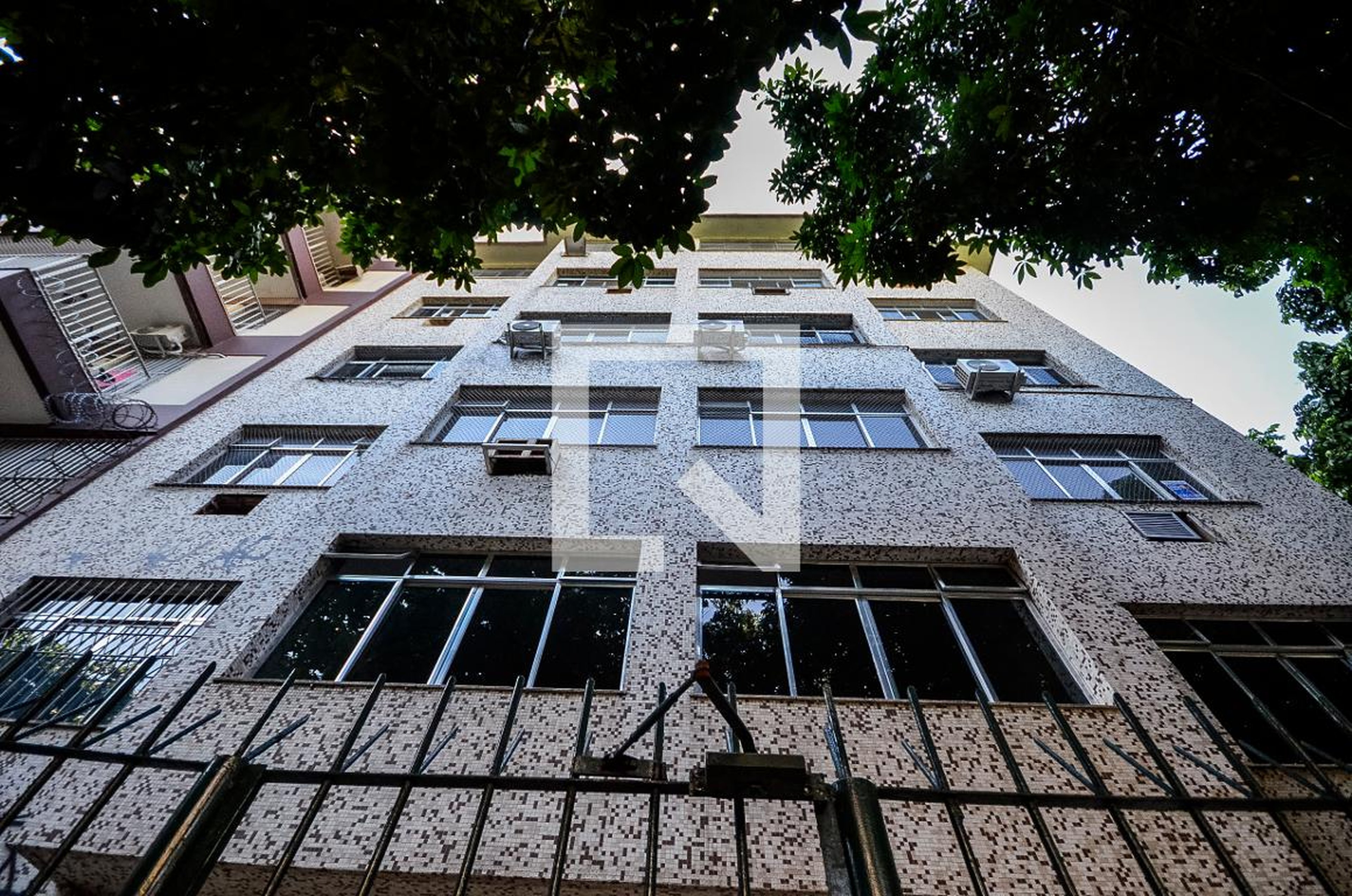 Fachada Condomínio em Rua Mário de Alencar, 32