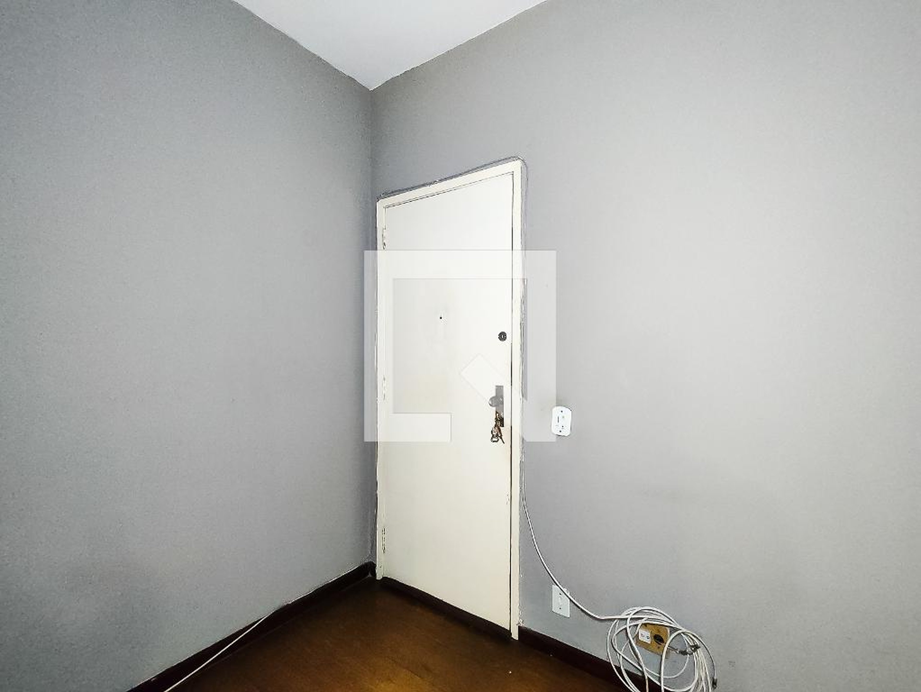 Entrada Condomínio em Rua Nazário, 83