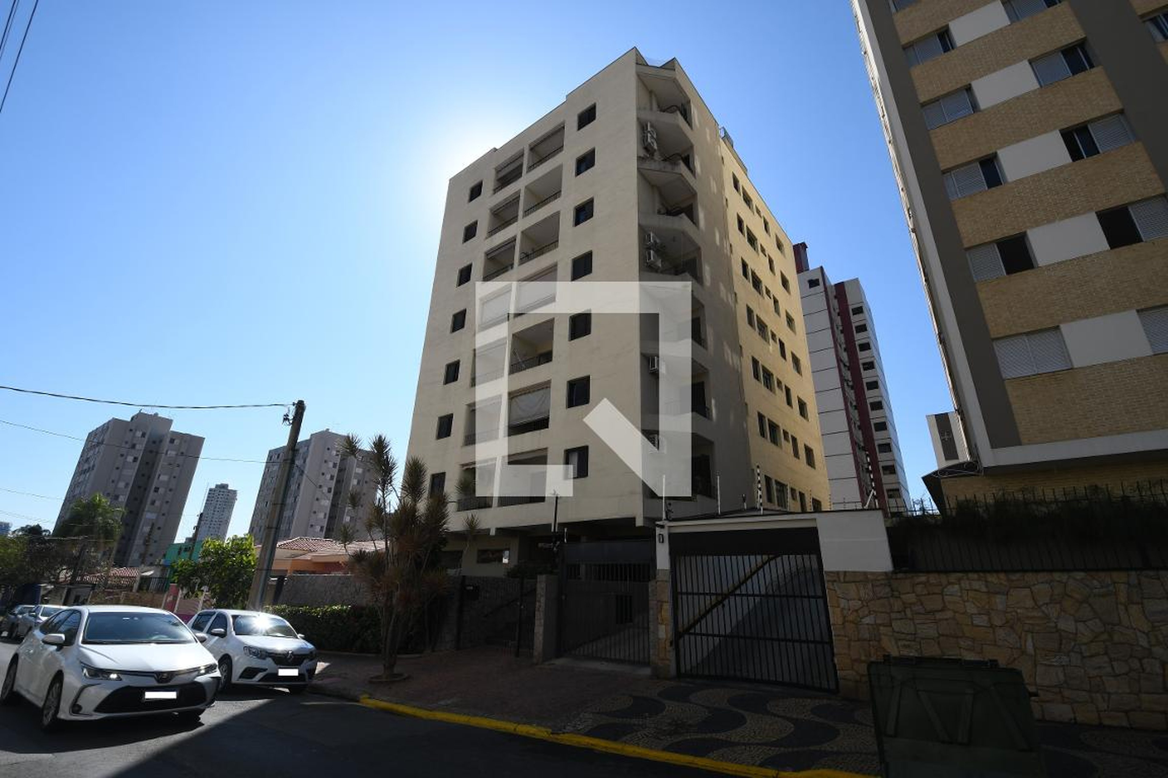 Fachada Condomínio em Rua Barão de Paranapanema, 222