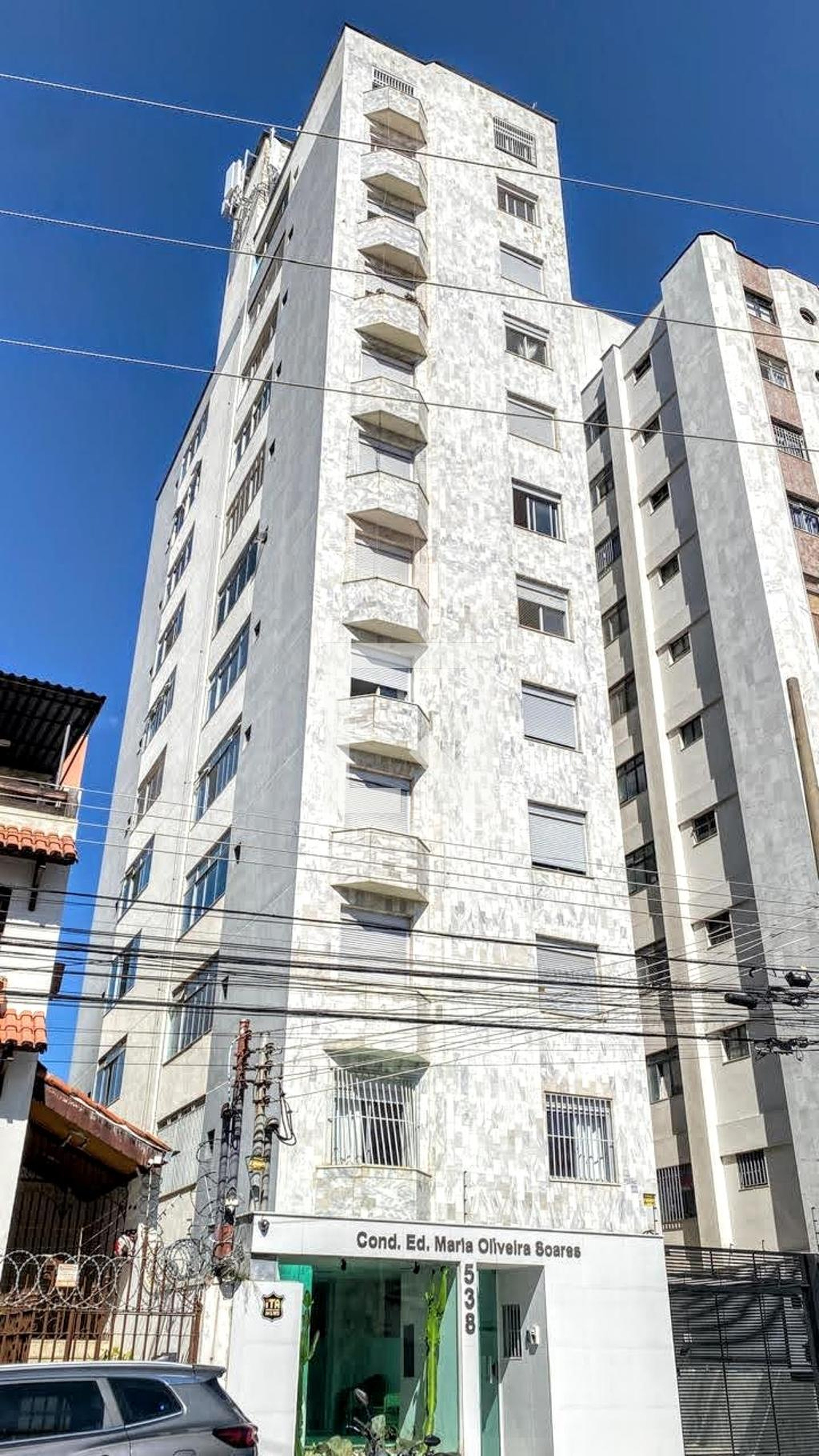 Fachada Condomínio em Rua Pouso Alegre, 538