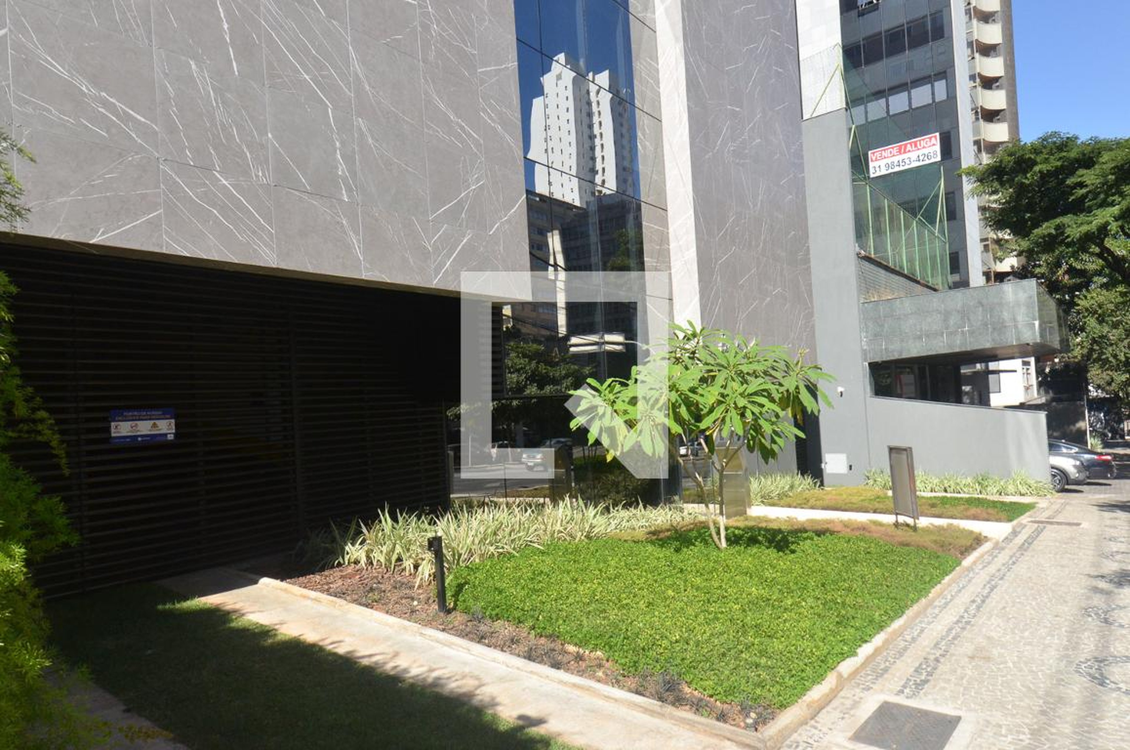 Entrada do predio - Edificio Marília Correia