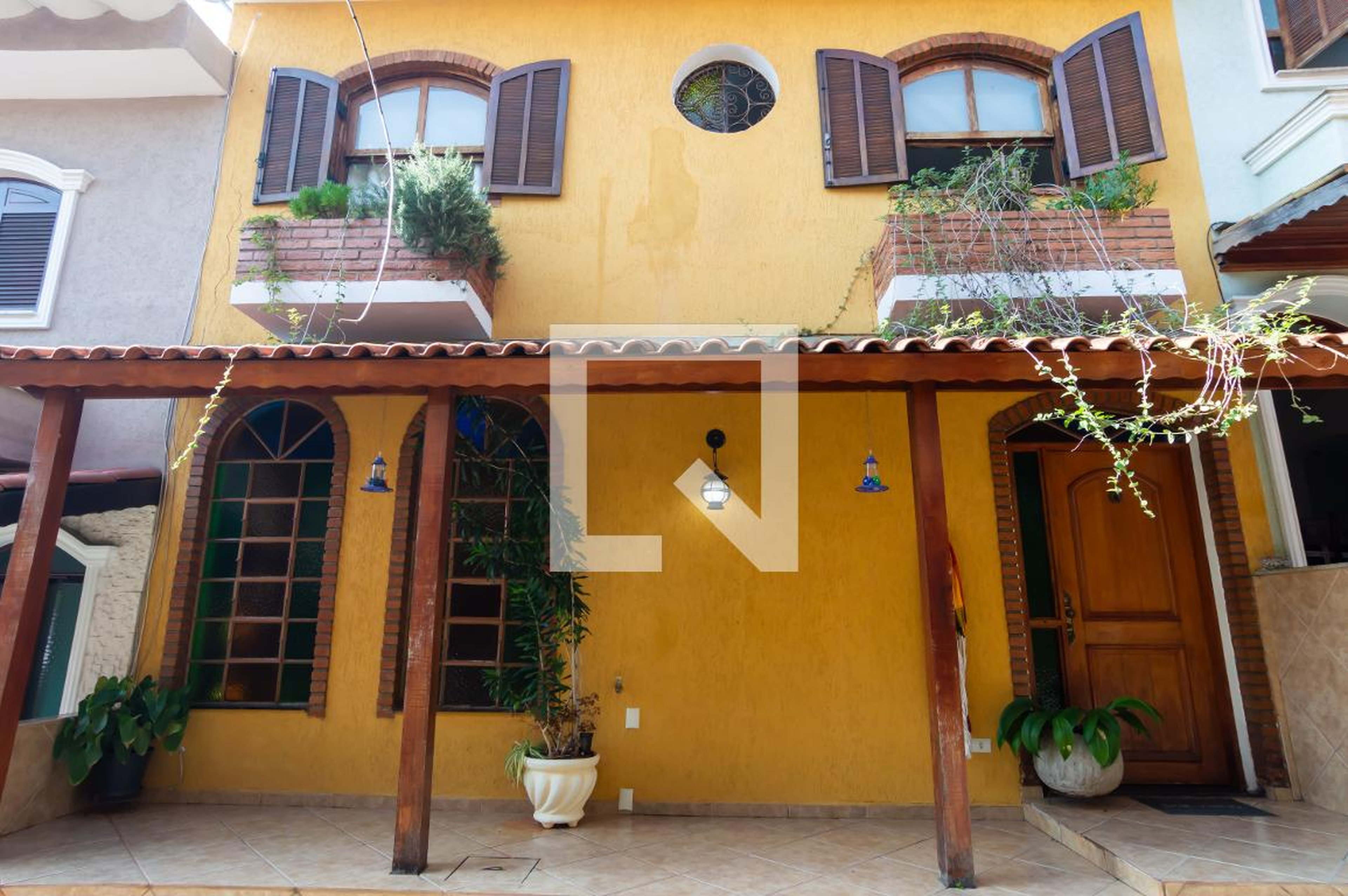 Fachada Condomínio em Rua da Prata, 303