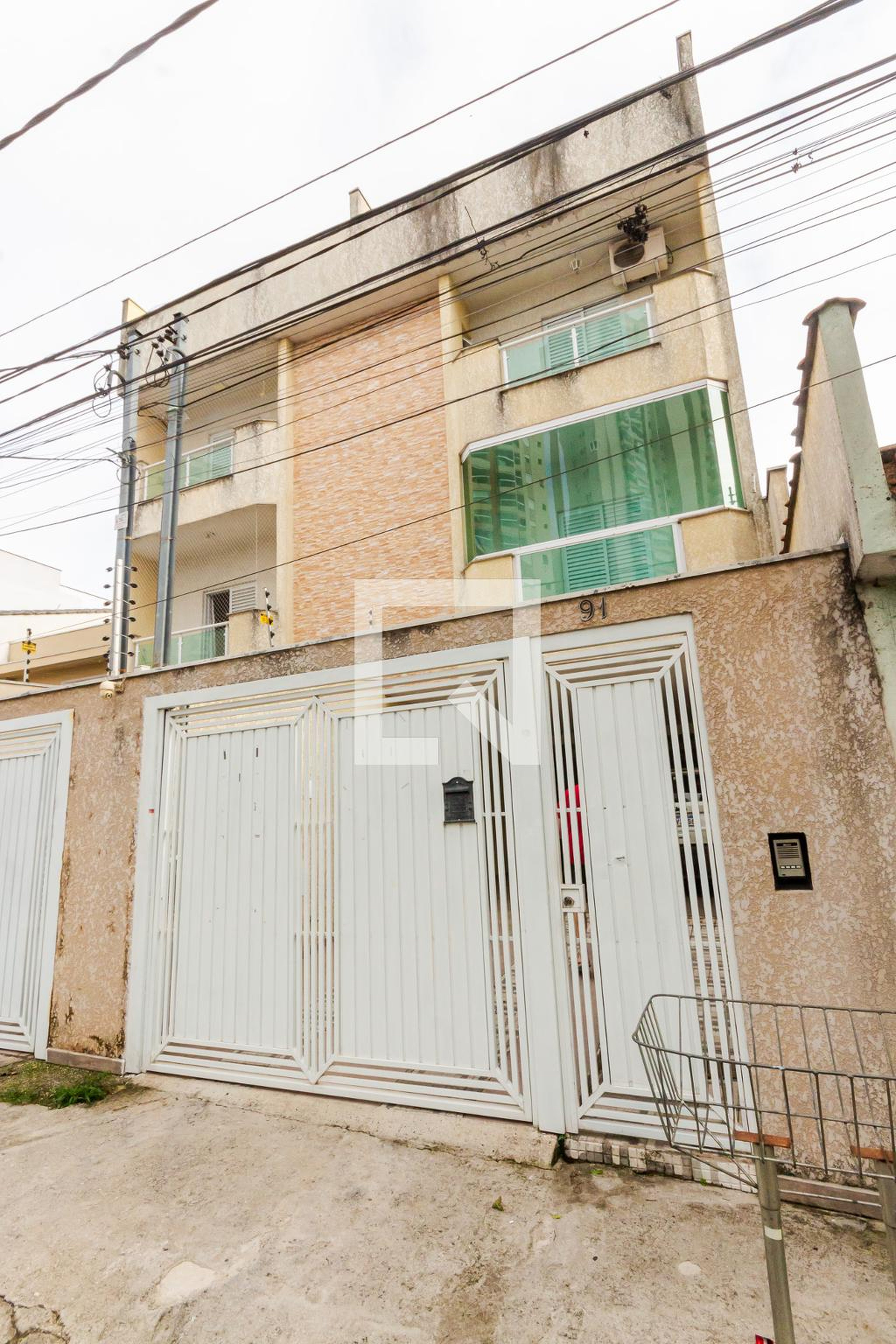 Fachada Condomínio em Rua Diogo Fernandes, 92