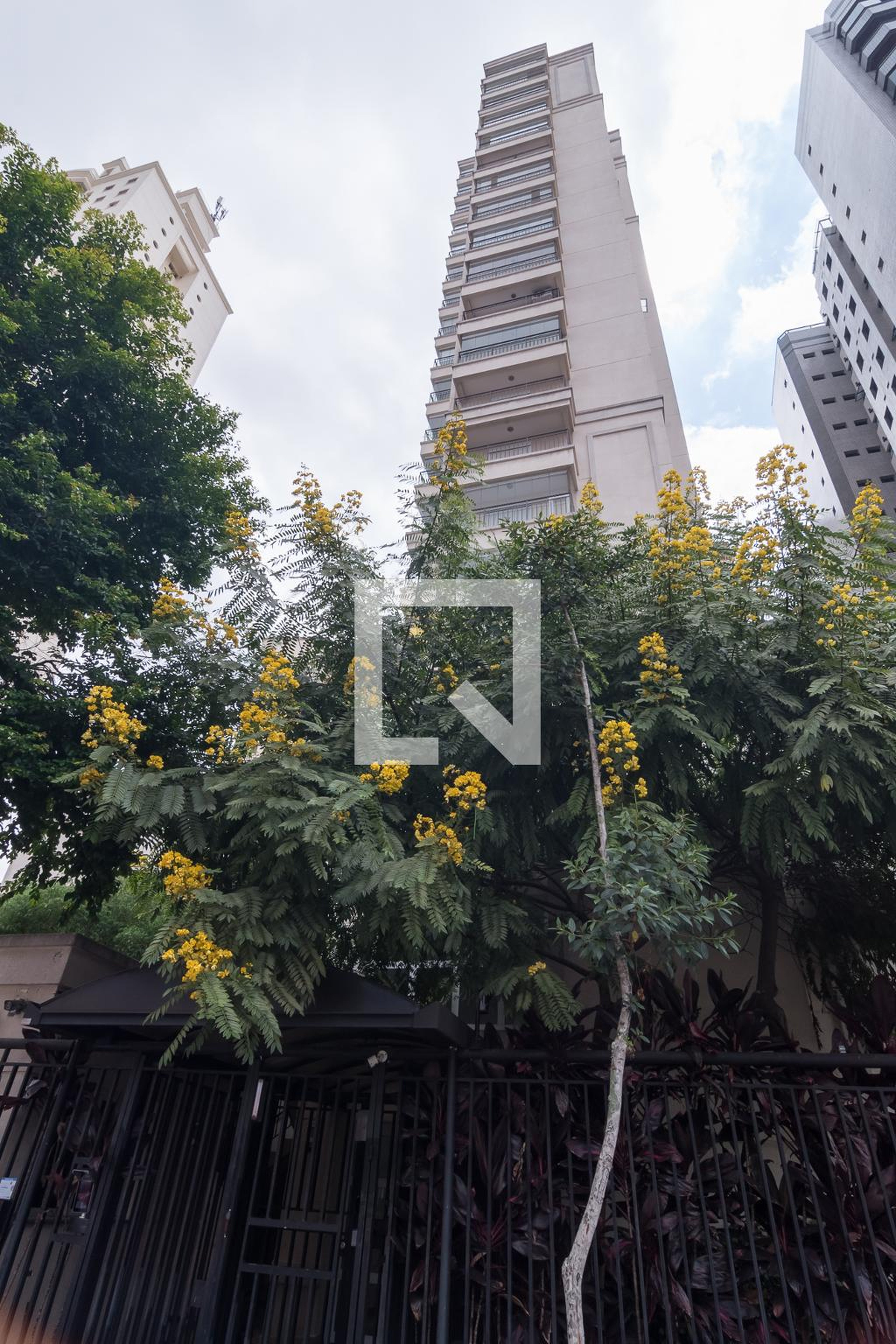 Fachada Condomínio Camburi