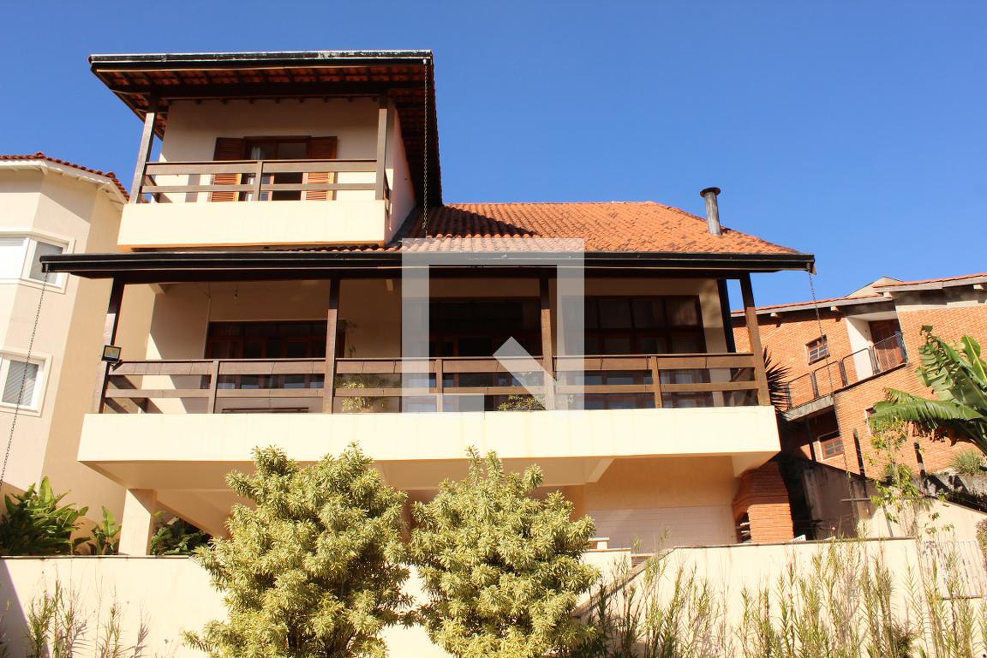 Fachada Condomínio em Rua Alexandre de Gusmão, 765