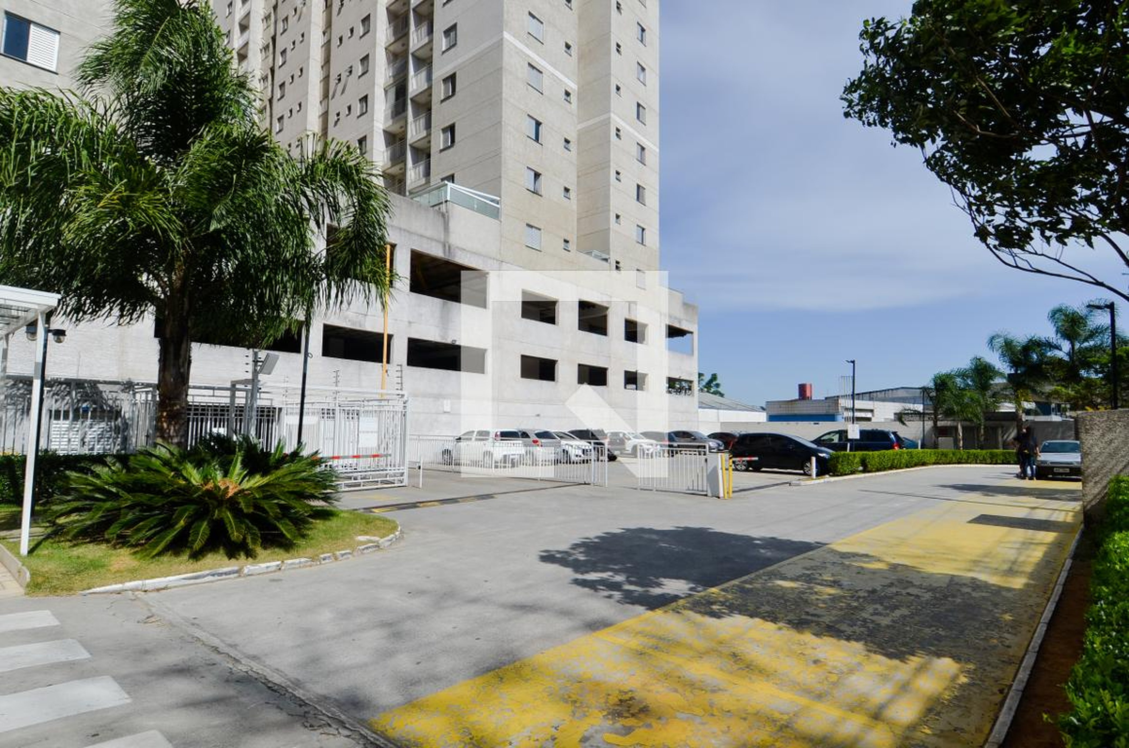 Fachada do Condomínio Condomínio em Avenida Monteiro Lobato, 3031