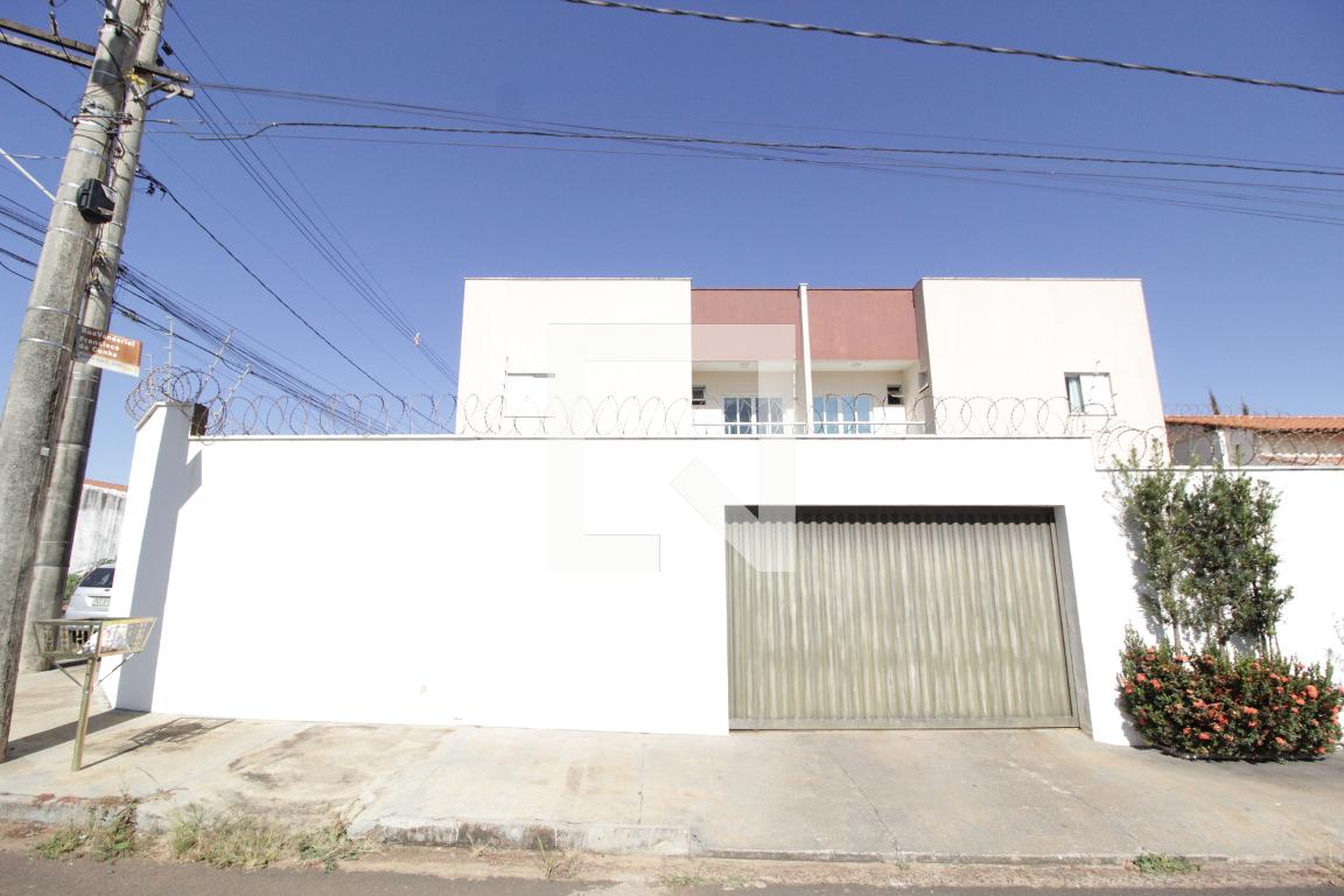 Fachada Condomínio em R. Ângela Alckimin Santos - Santa Rosa Uberlândia - Mg 38401-247 Brasil, 51