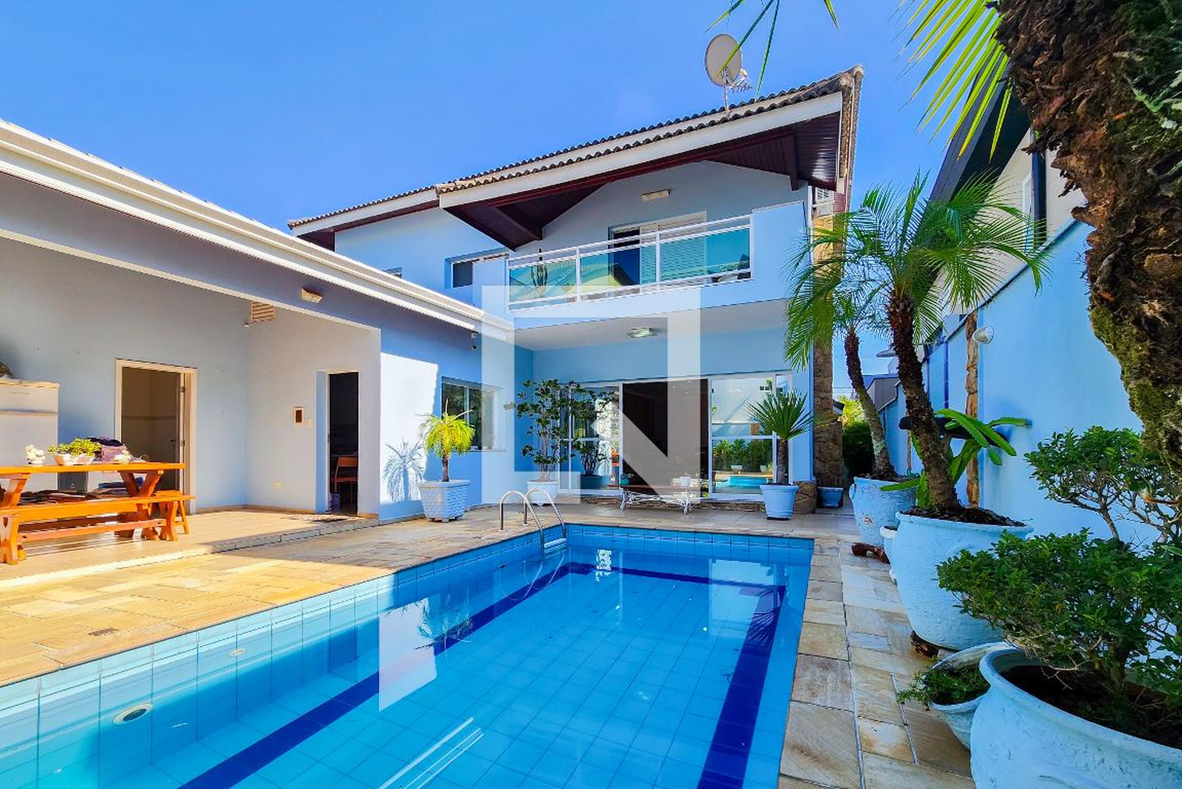 Piscina Condomínio em Rua José Carlos Sáles de Oliveira, 81