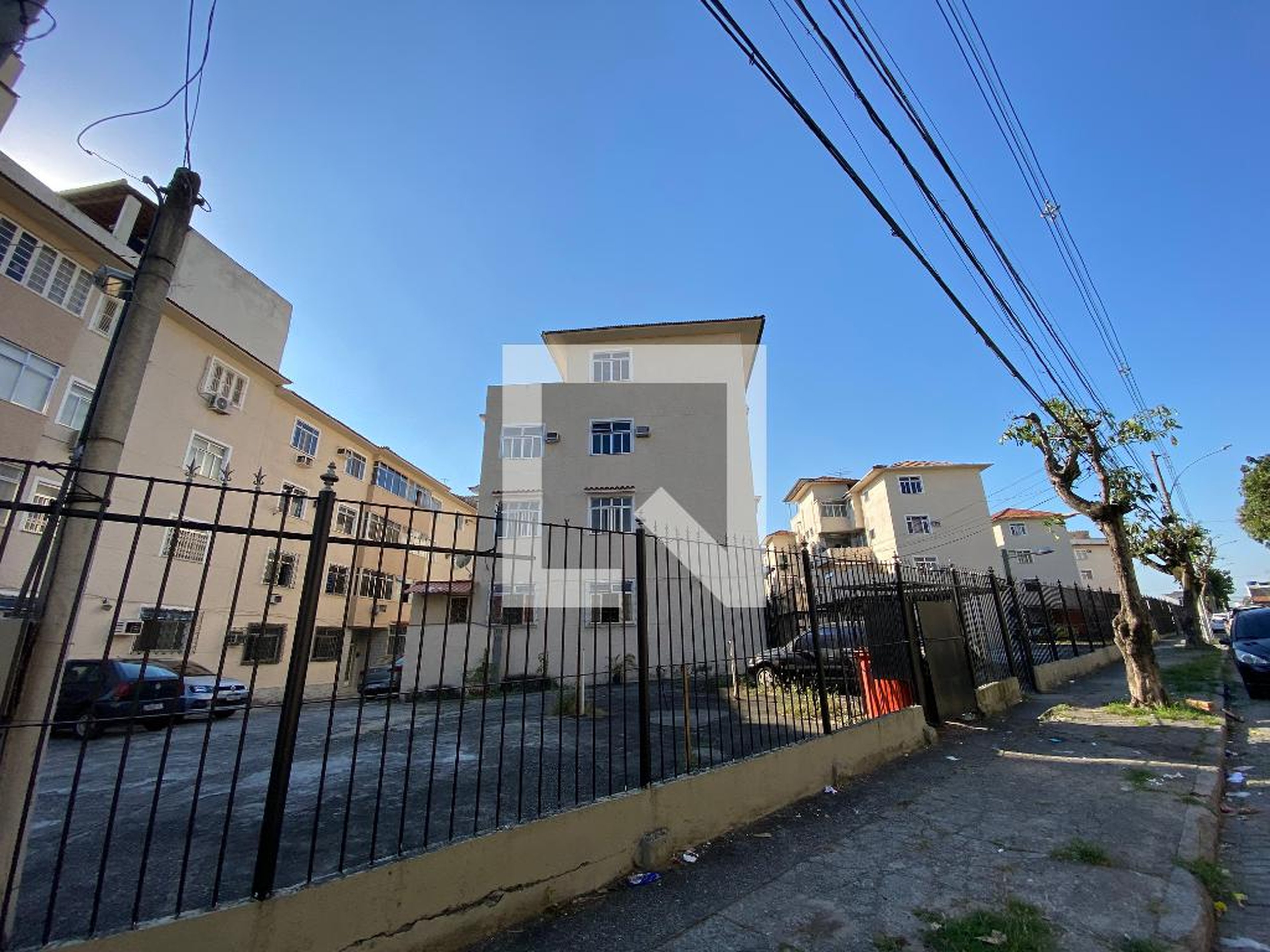 Fachada Condomínio em Rua Corot, 100