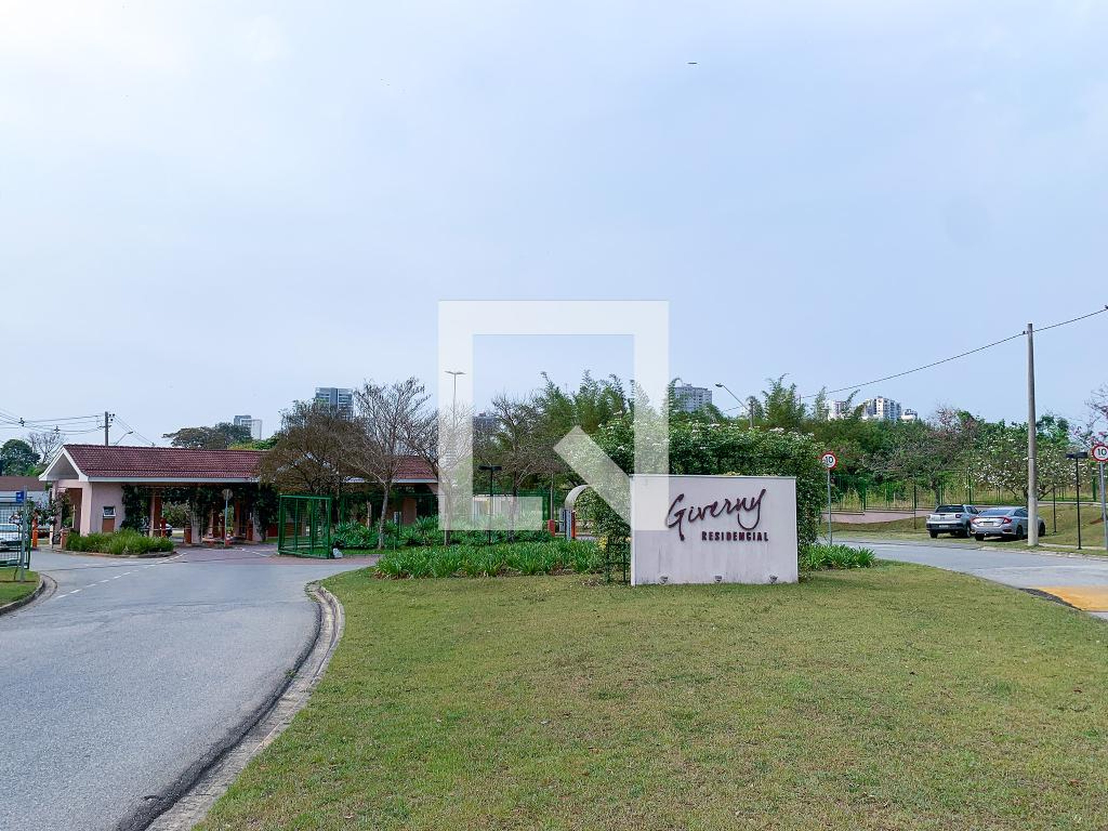 Fachada do Condomínio Condomínio Jardim Residencial Giverny