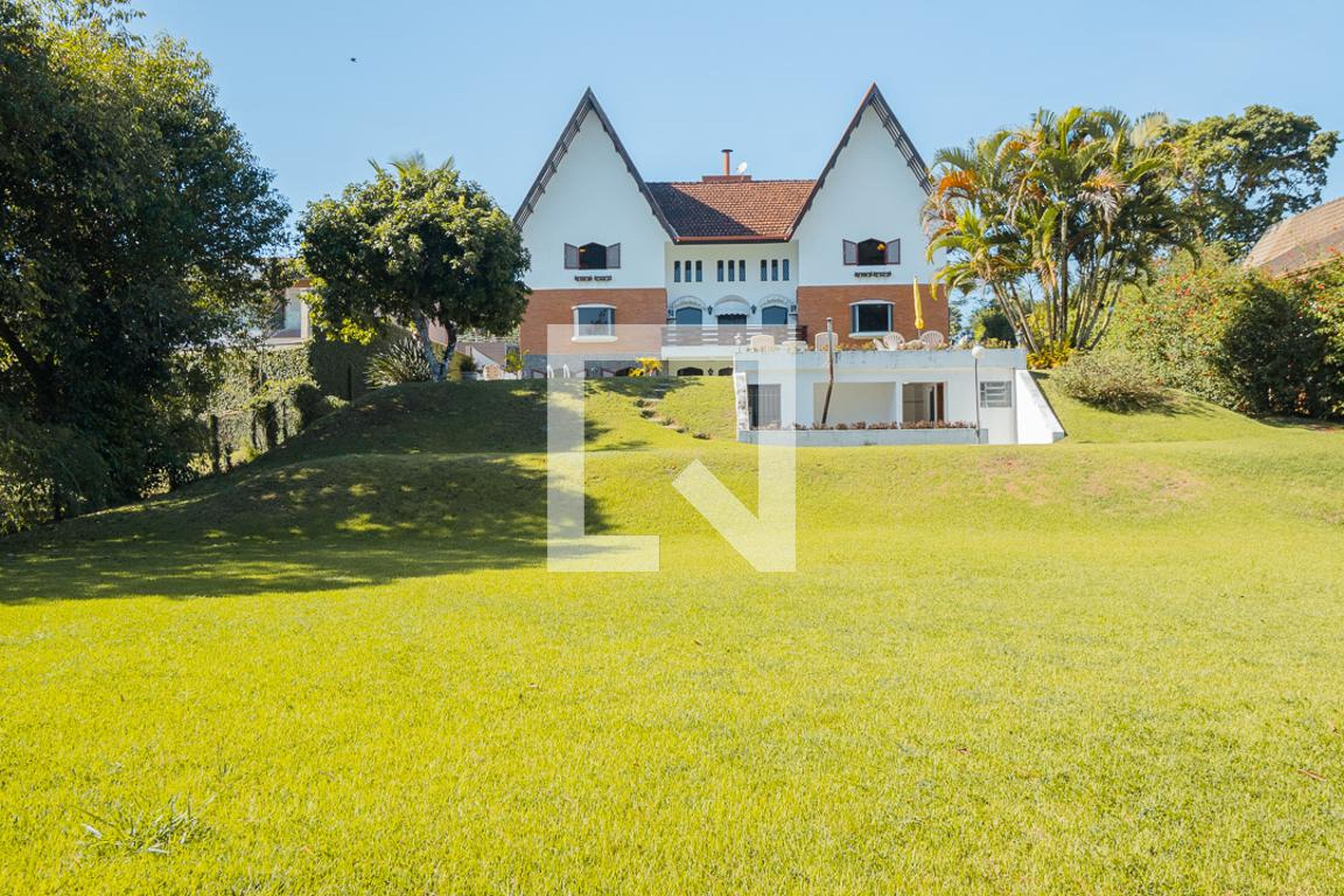 Fachada Condomínio em Rua Sebastião da Silva Fileno, 80