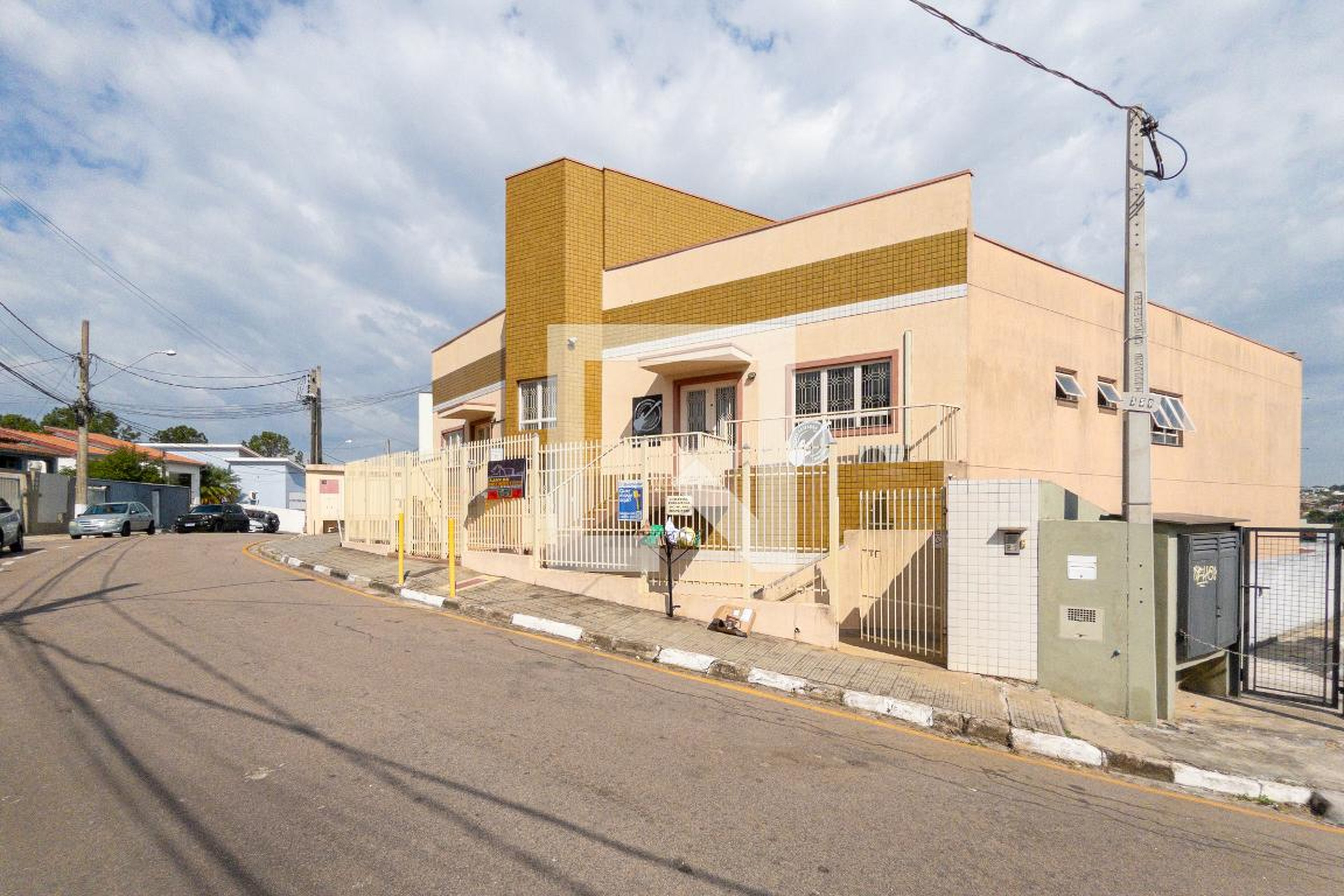 Fachada do Prédio Condomínio em Rua 24 de Outubro, 390