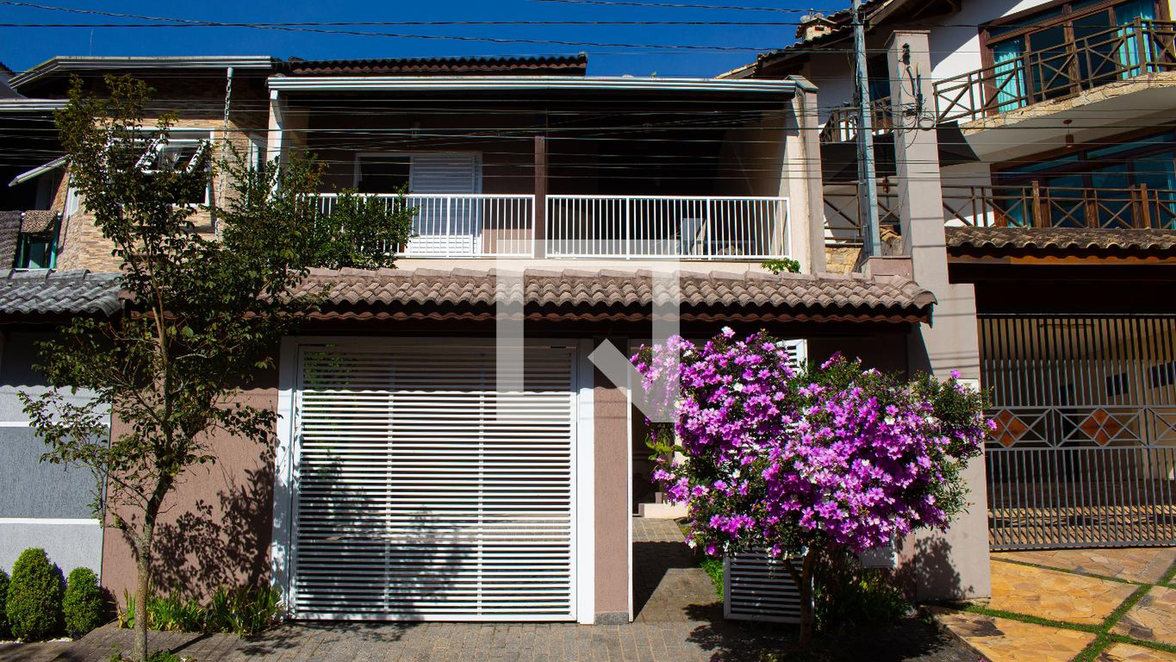 Fachada Condomínio em Rua Elías Eid, 689