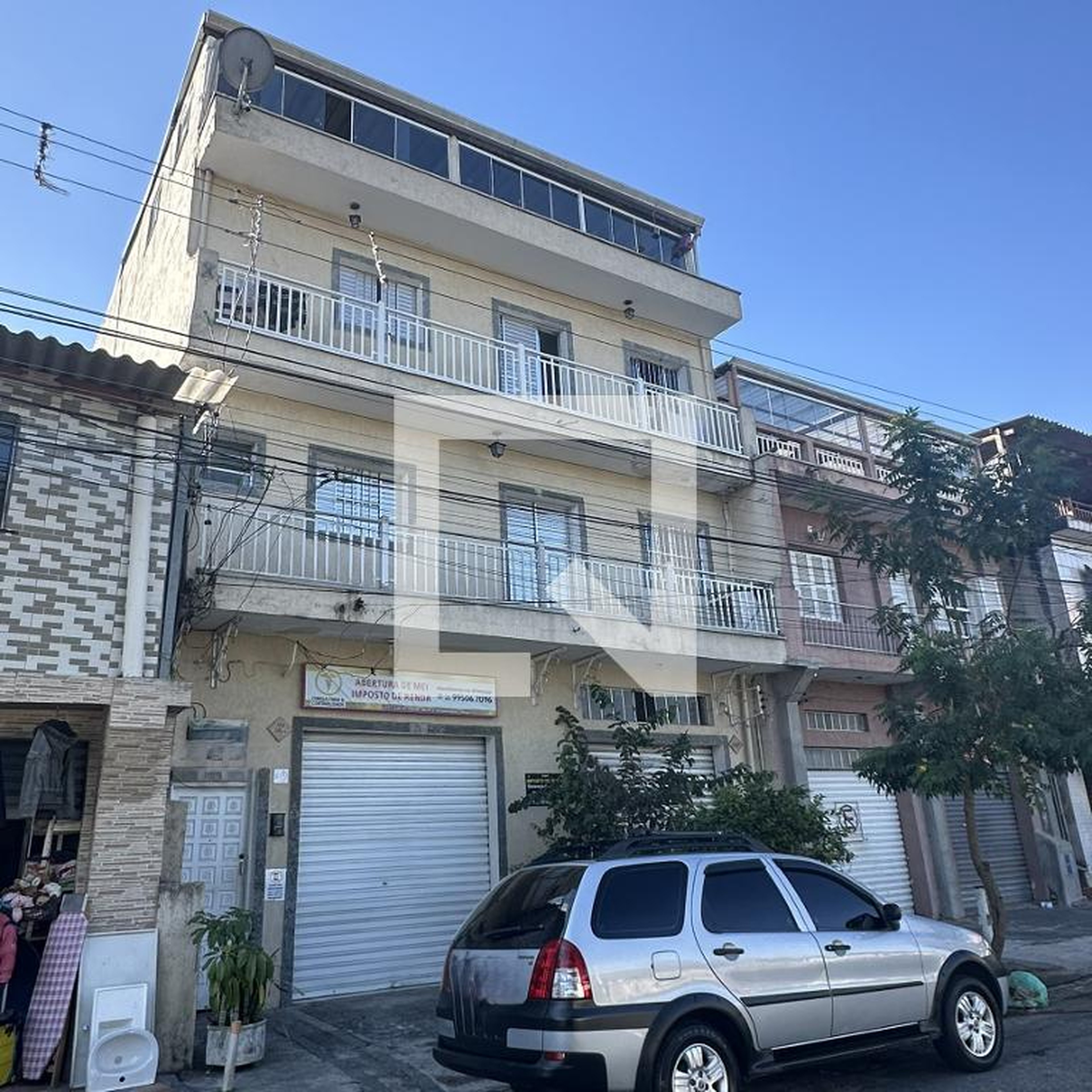 Fachada Condomínio em Rua Dedaleiro, 310