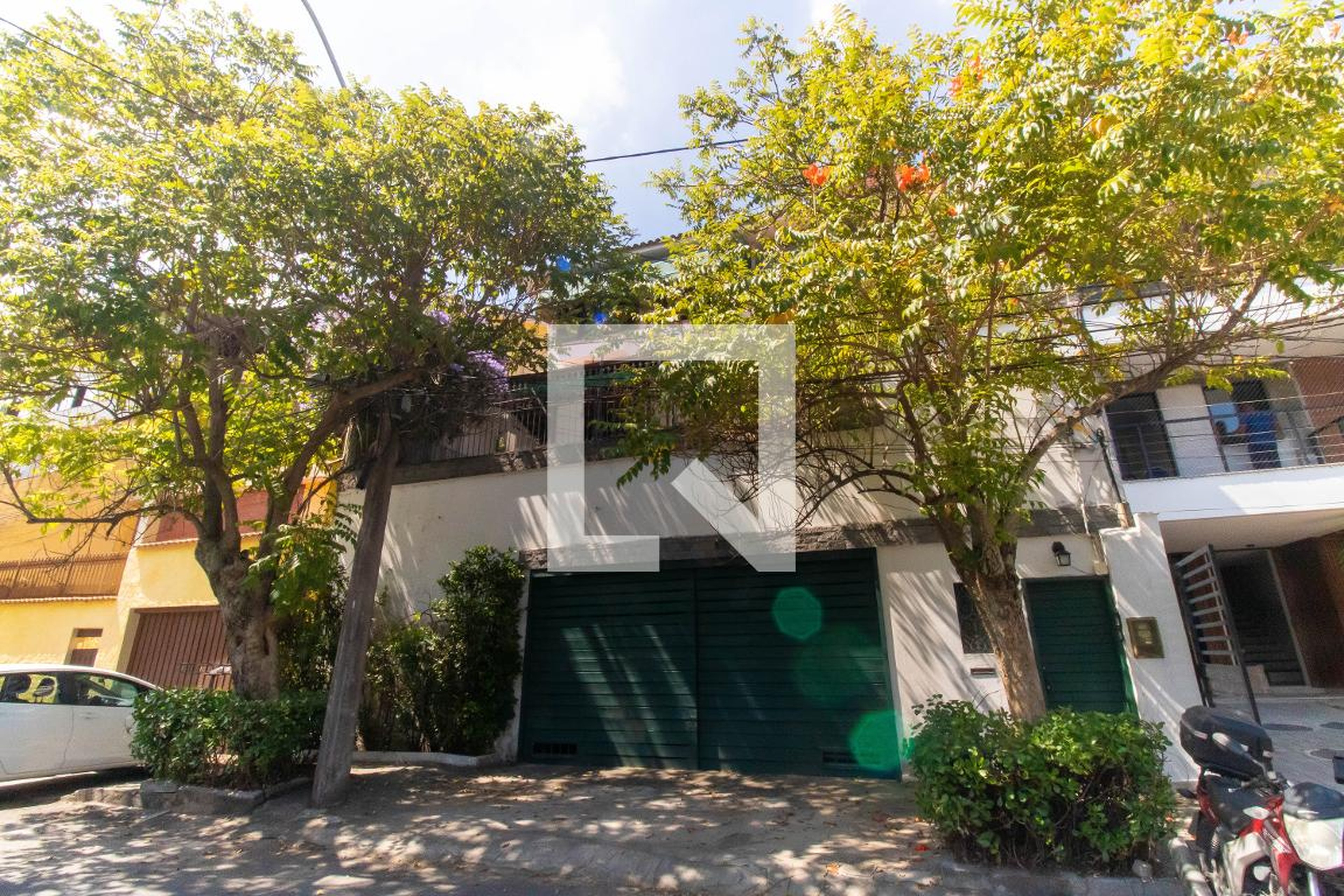 Fachada Condomínio em Rua Pedro Francisco Corrêa, 81