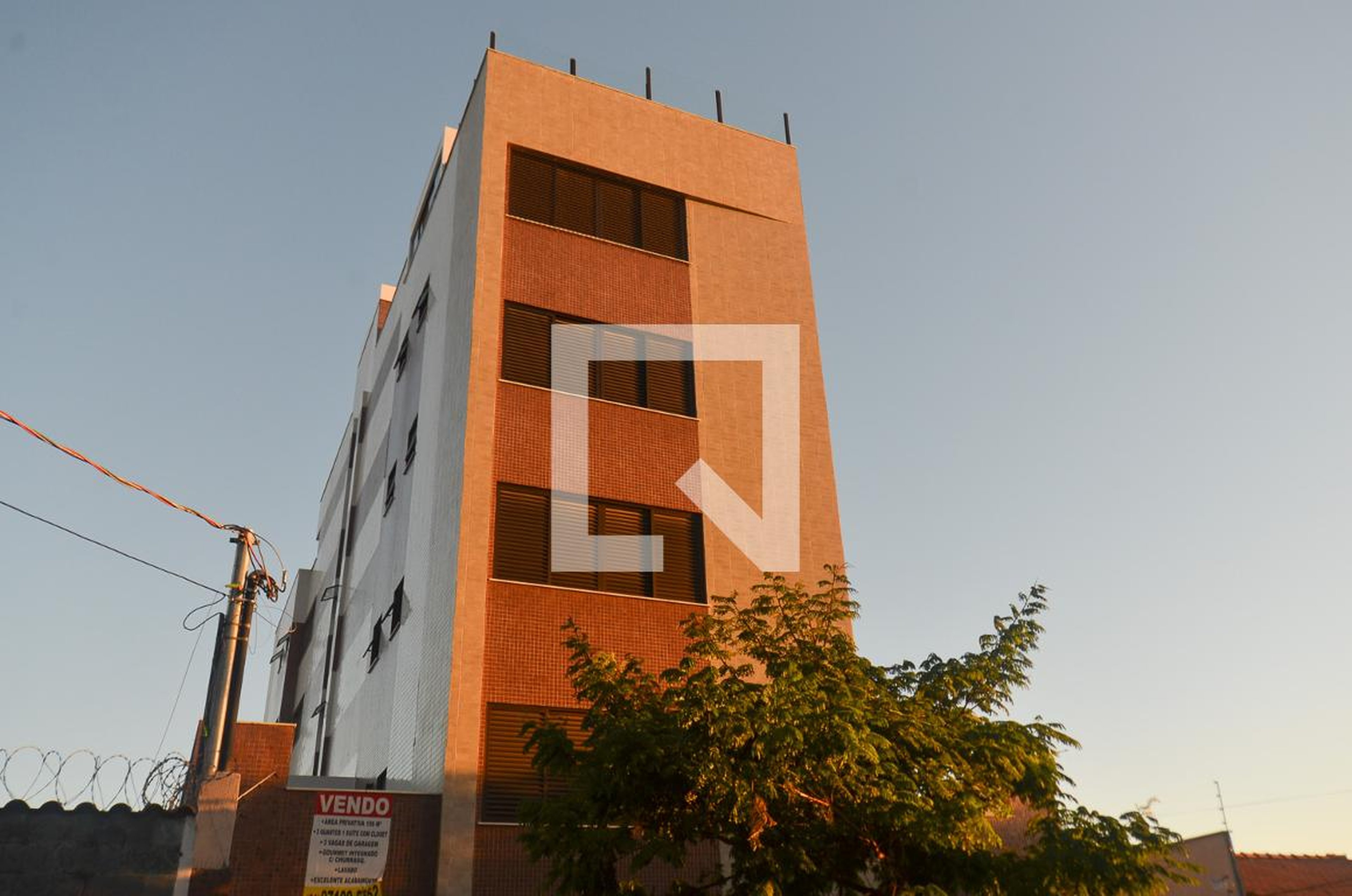 Fachada do predio Condomínio em Rua Santa Bárbara, 244