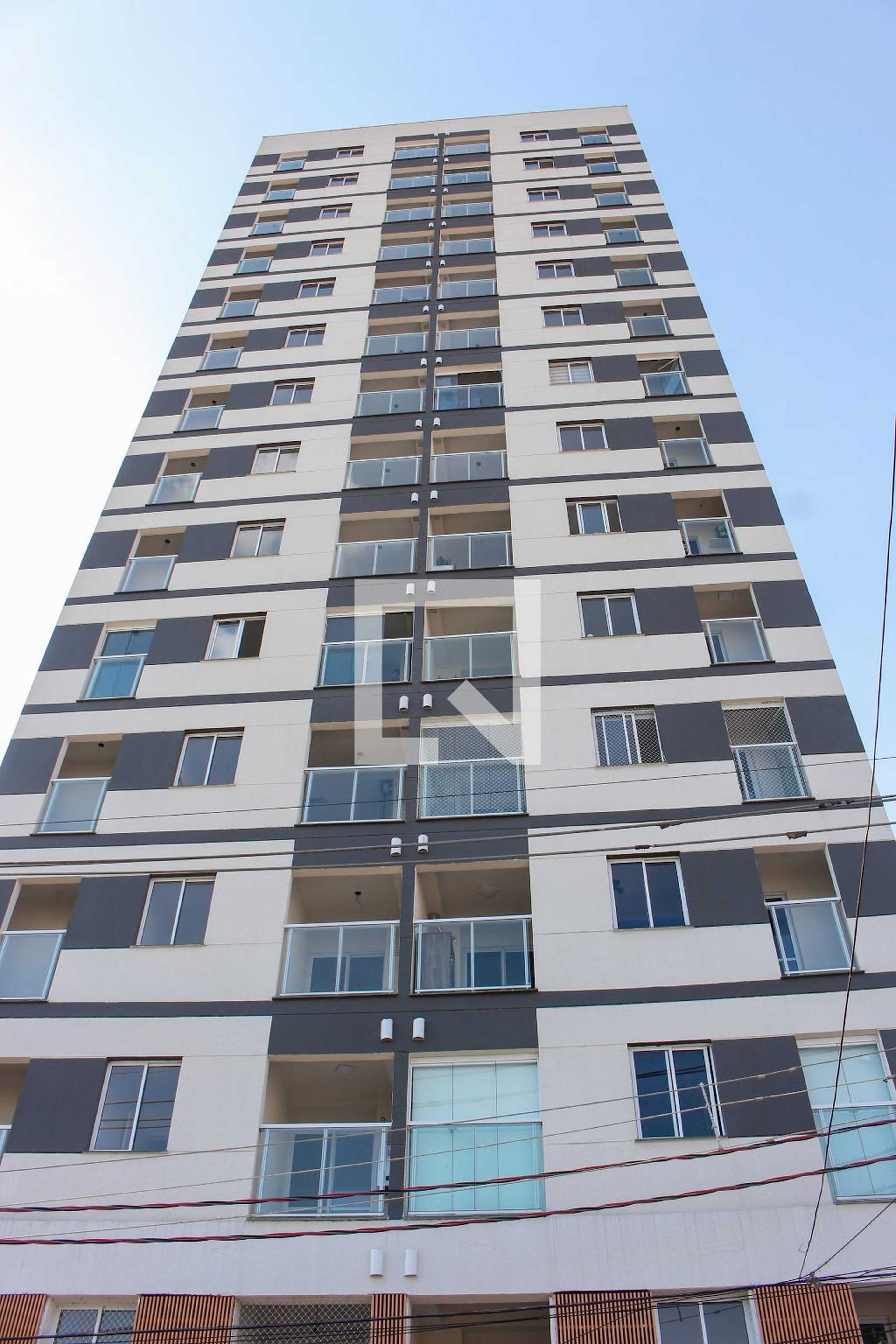 Fachada Condomínio em Rua Dias Vieira, 1304