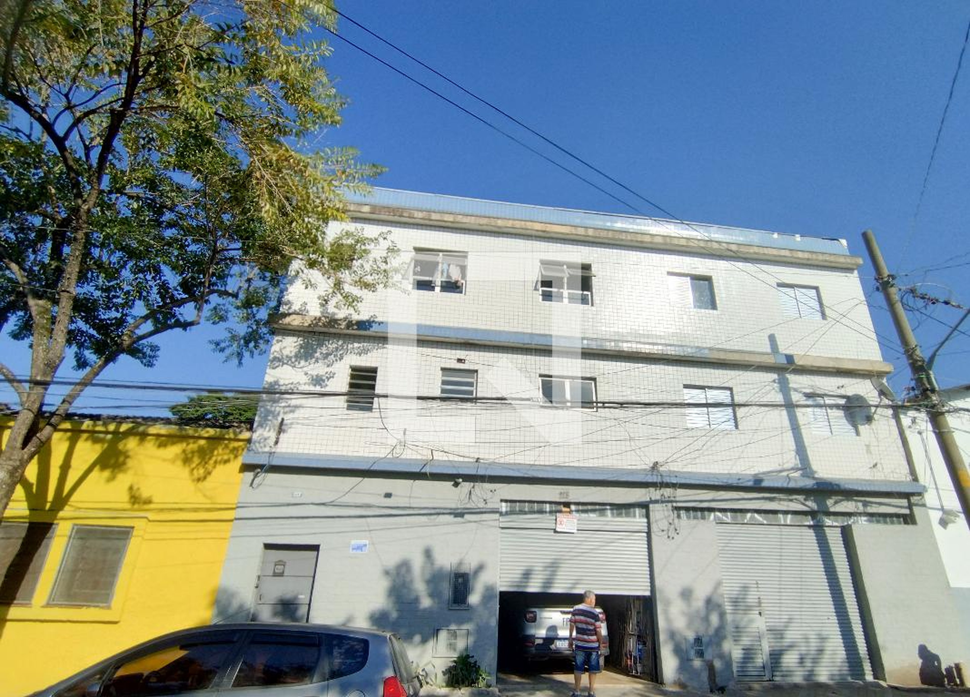 Fachada Condomínio em Rua Vitor Airosa, 275