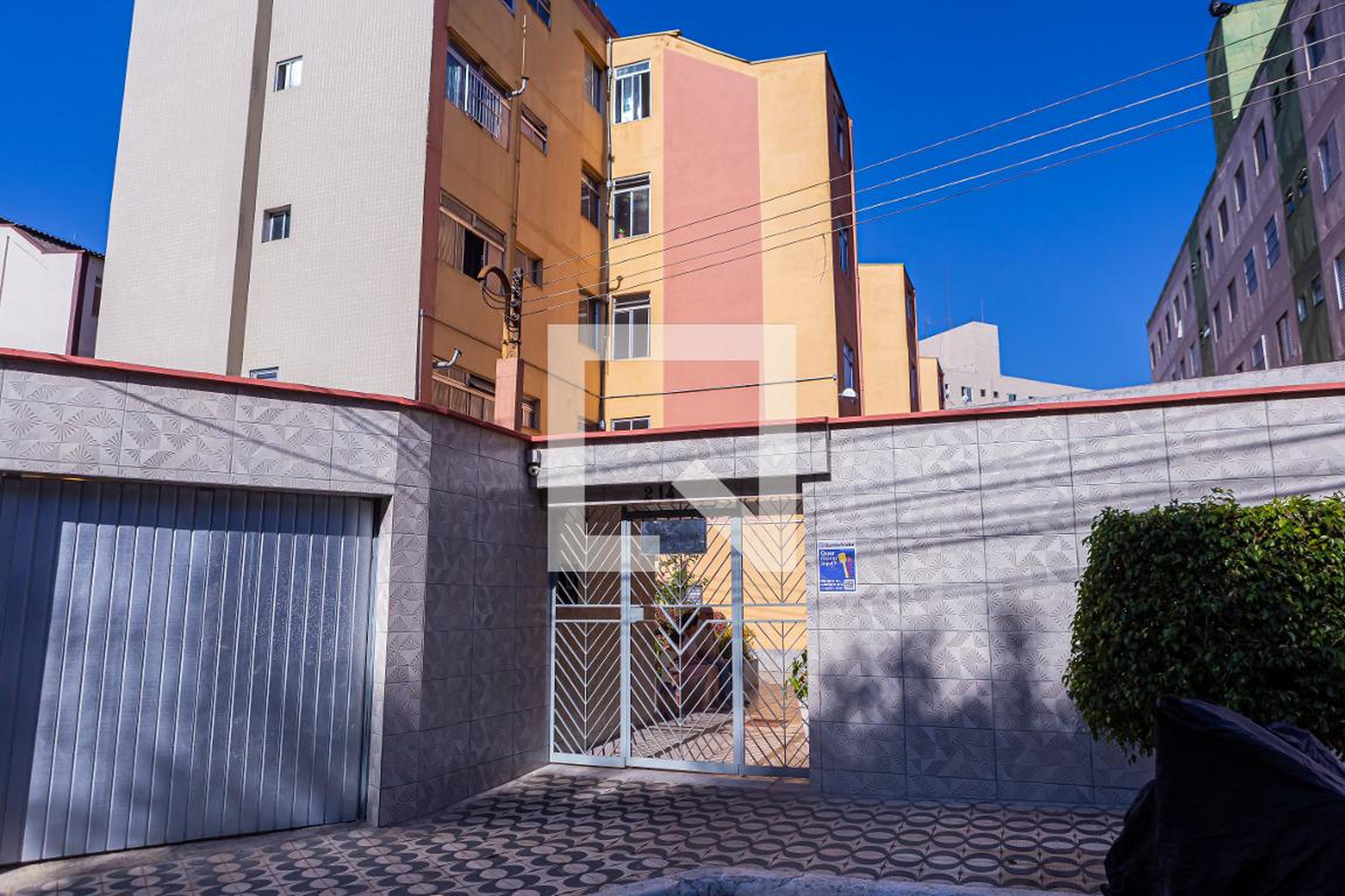 Fachada Condomínio em Rua Padre Estevão de Oliveira, 214