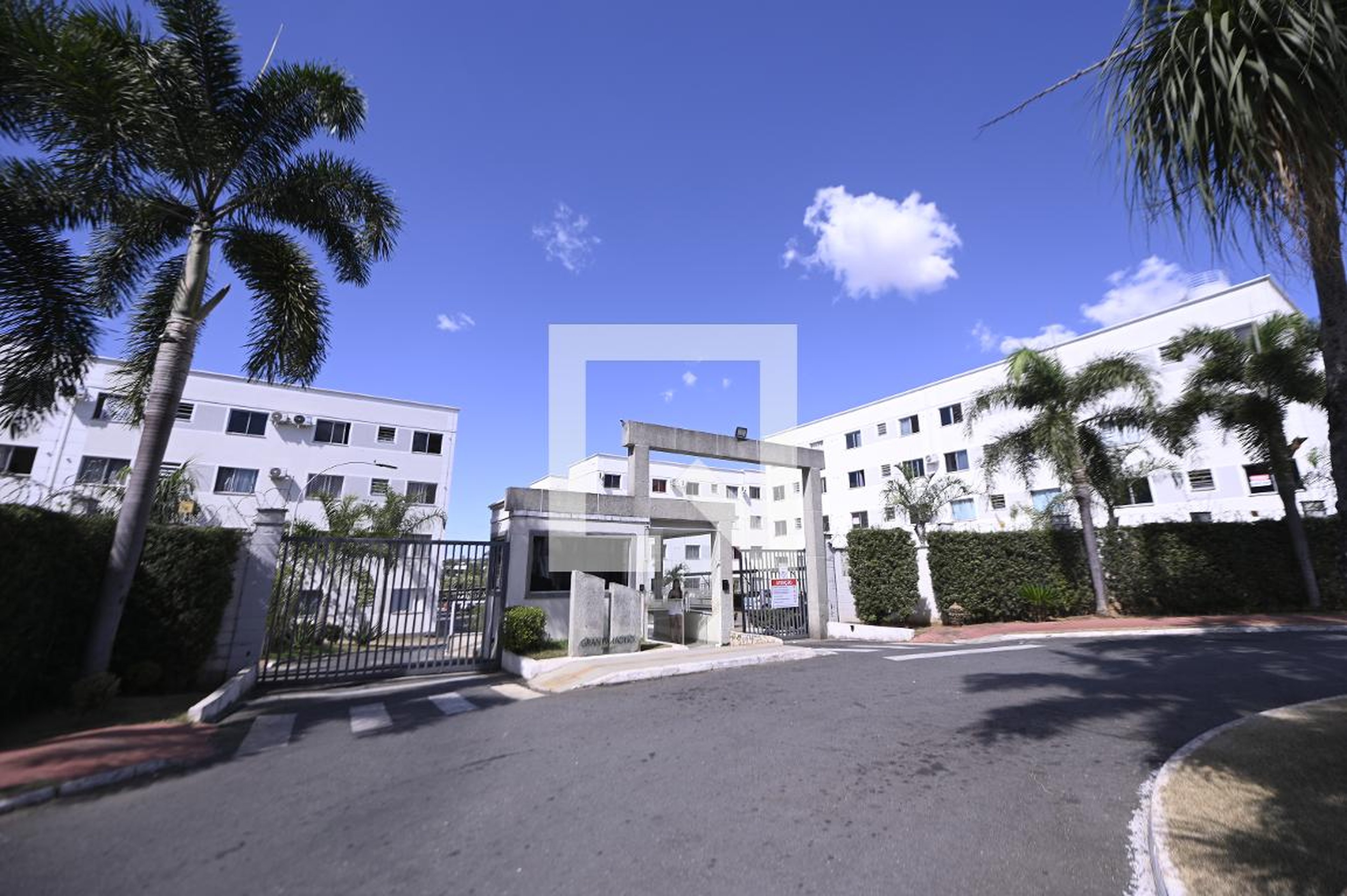 Fachada Condomínio em Rua Tambaqui, 261