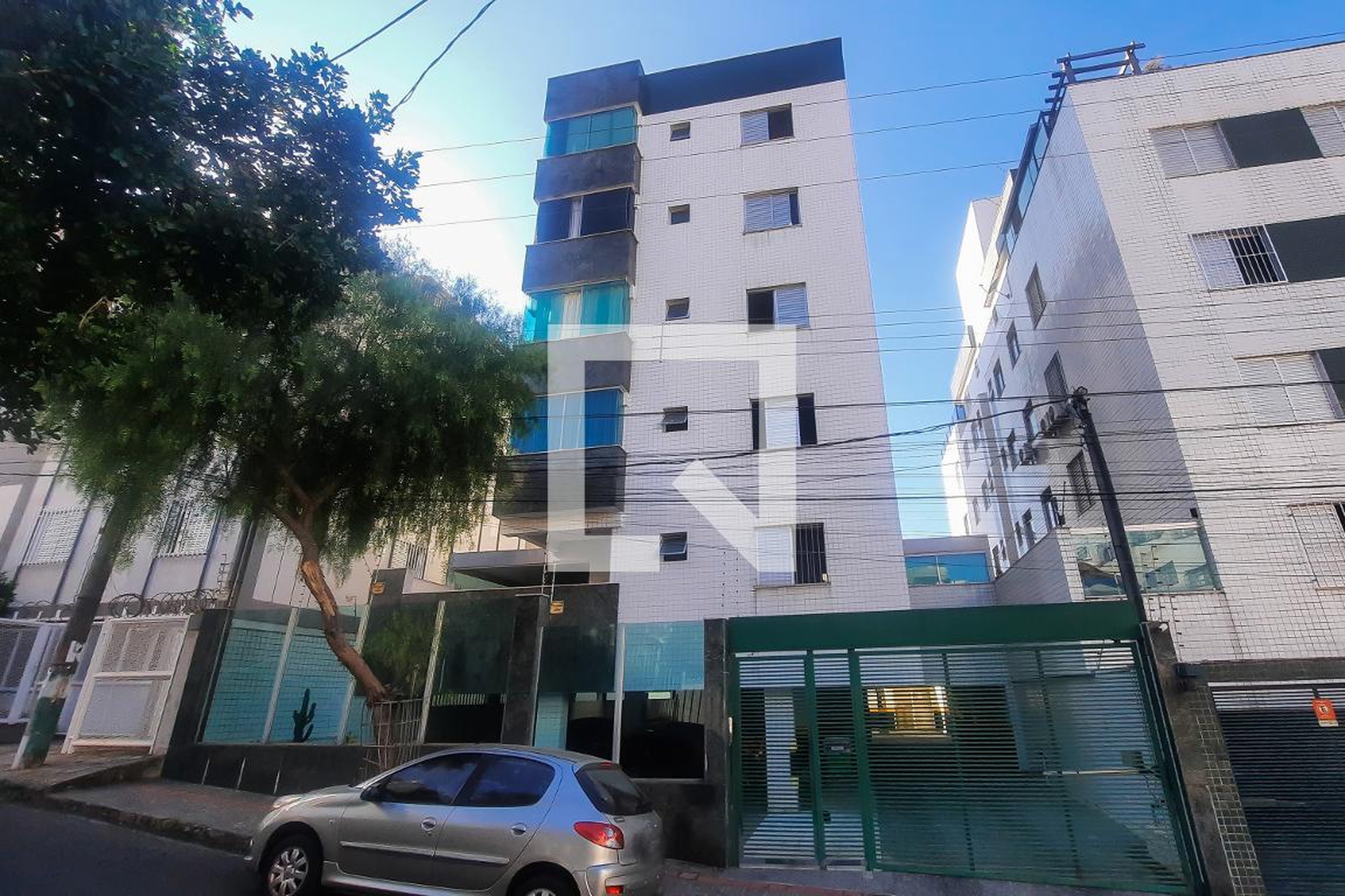 Fachada Condomínio em Rua Barão de Cocáis, 524