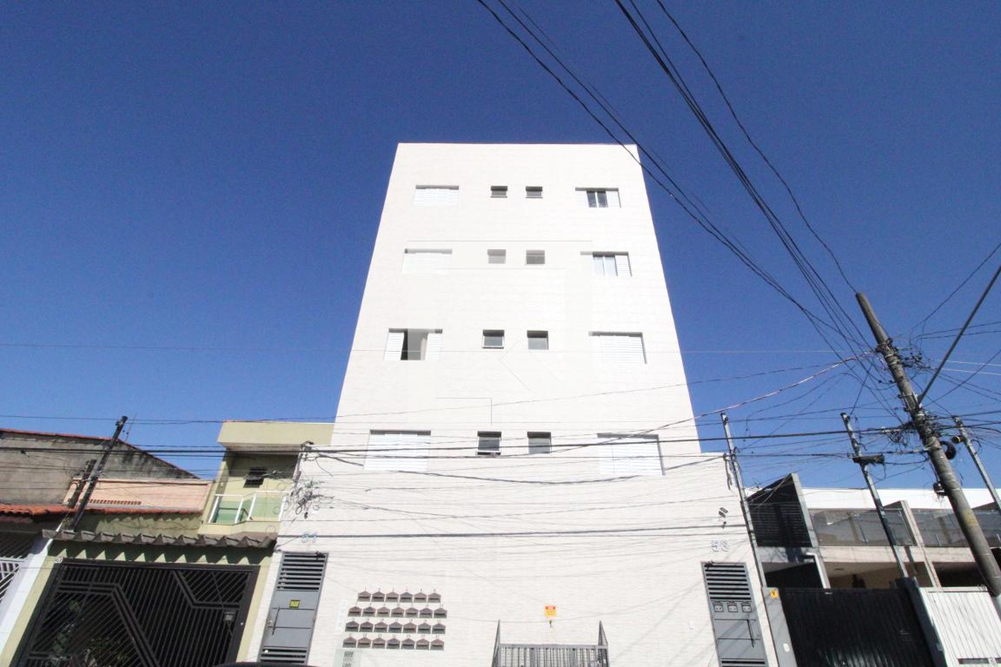 Fachada Condomínio em Rua Albury, 51